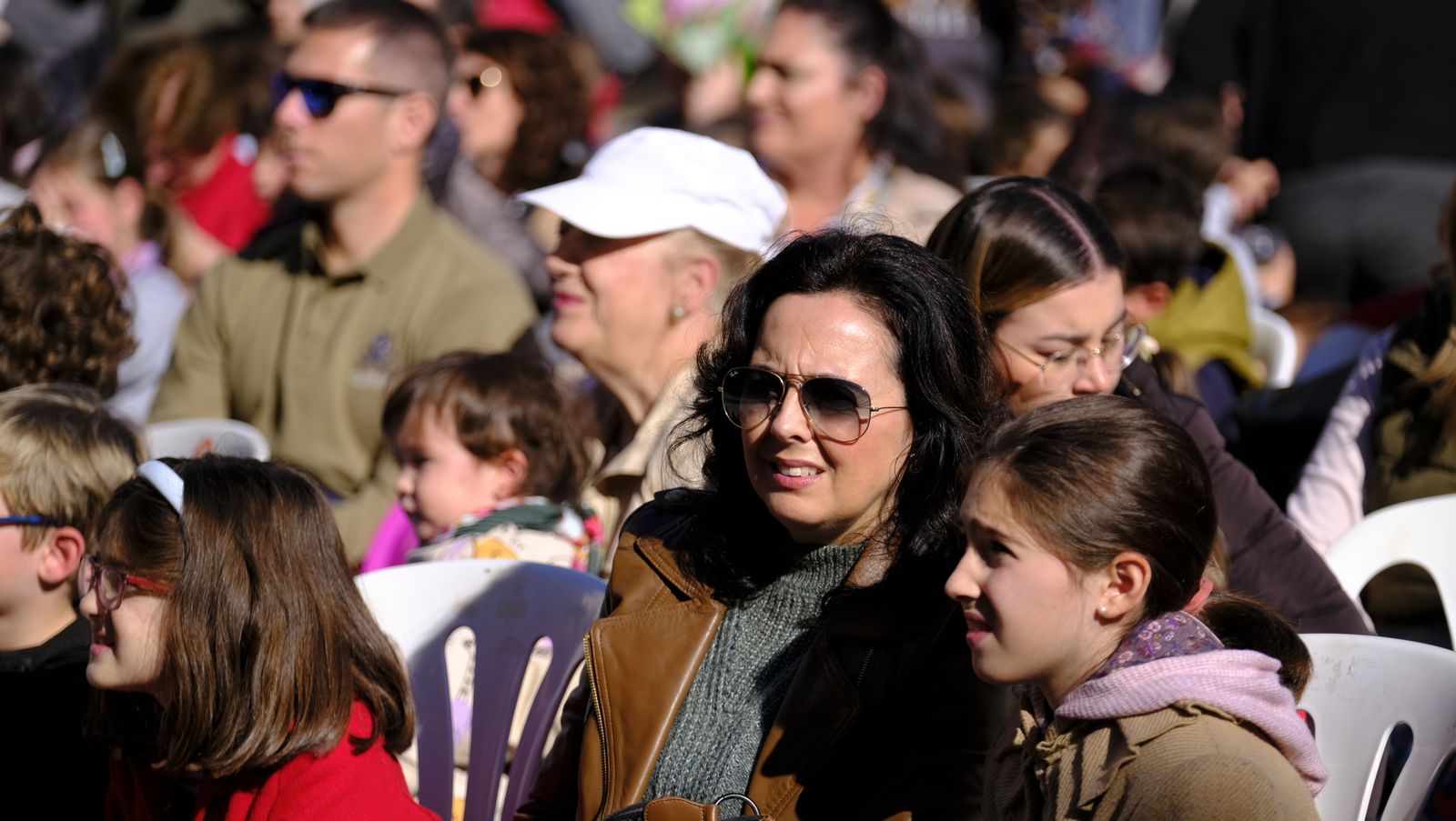 Imágenes del teatro infantil del navidad, en la Plaza Vieja de Almería