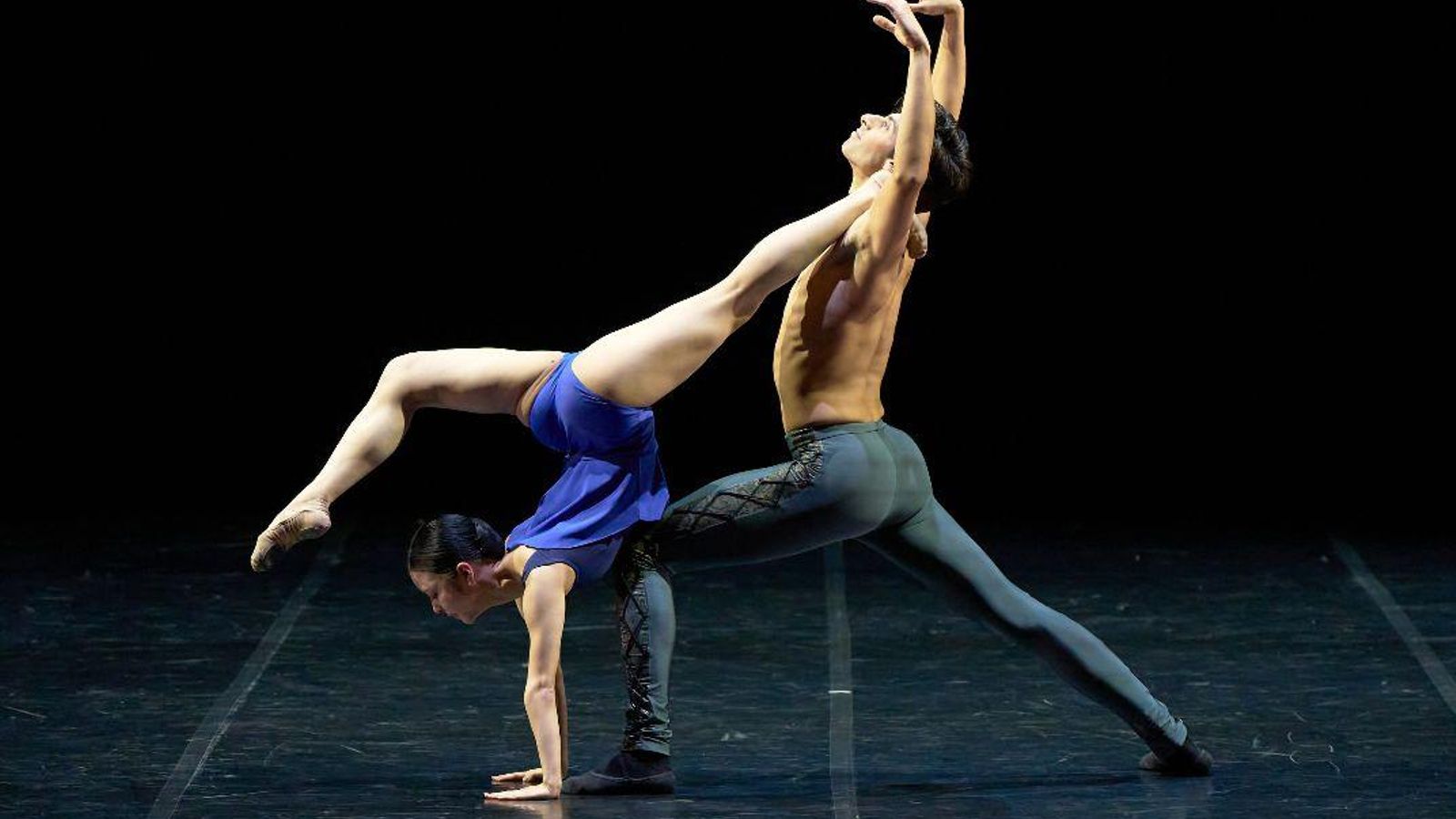Una hermosa figura perteneciente a la primera coreografía, 'Duende'.