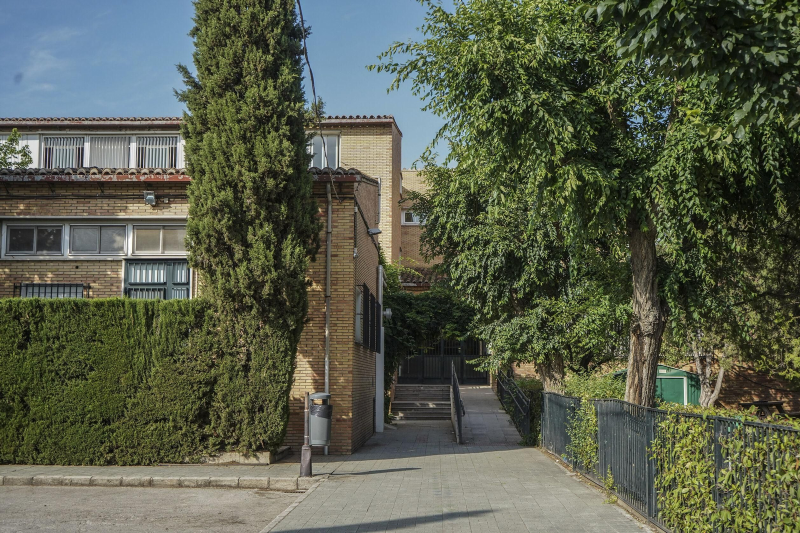 Fachada del CEIP Sierra Nevada.