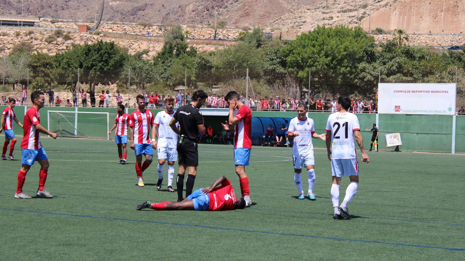 Moussa se duele en una acción del segundo acto Moussa se duele en una acción del segundo acto
