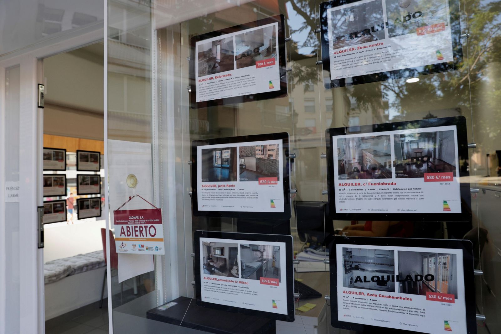 Anuncios en una inmobiliaria