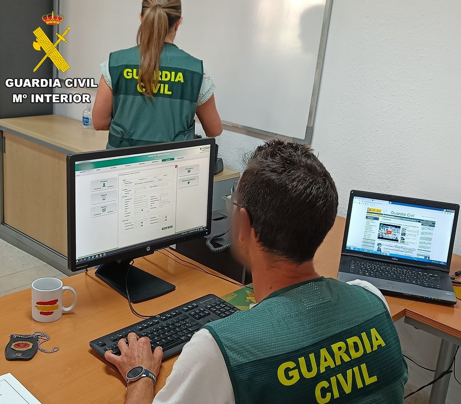 Agentes de la Guardia Civil.