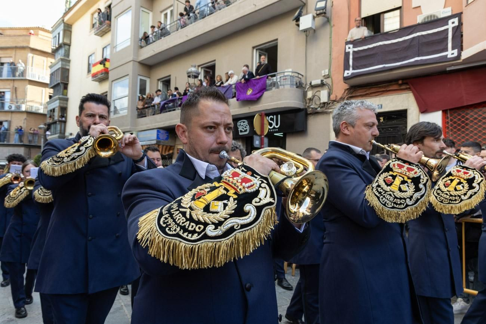 Las cofradías de la Vera Cruz, Expiración y Gran Poder lucen sus cortejos en la calle