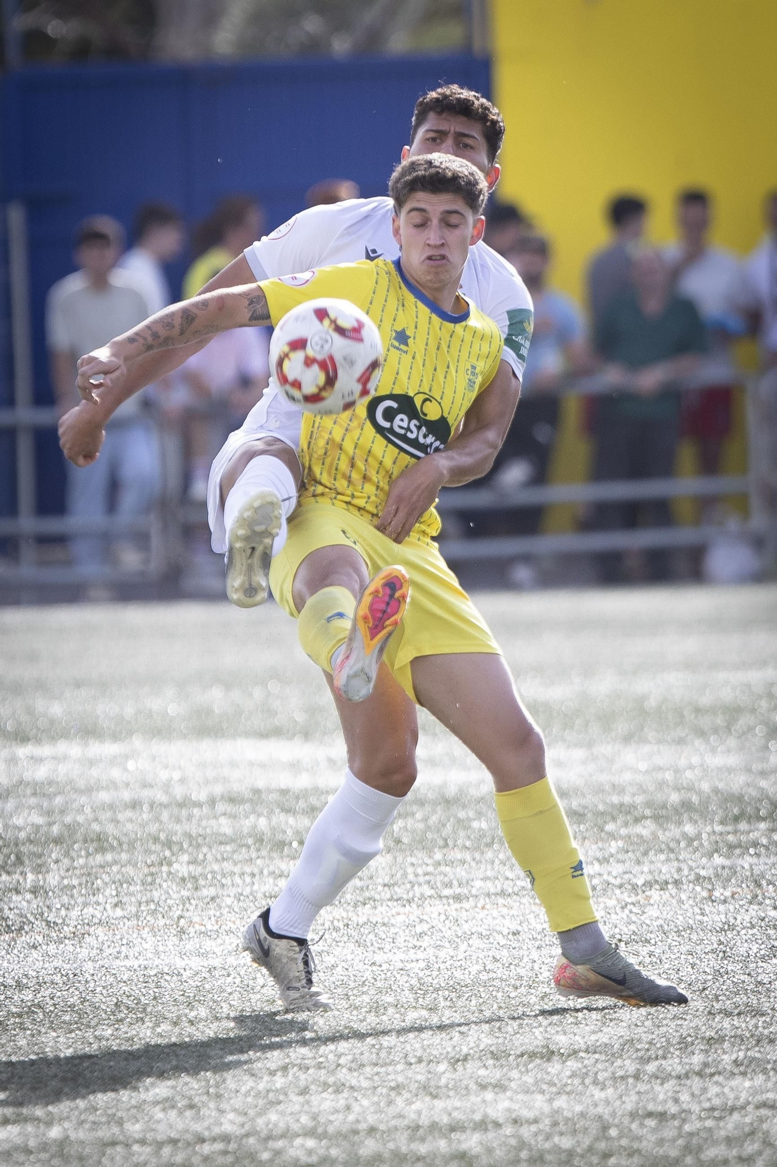 Las mejores imágenes del partido de ida entre CD Huétor Tájar y Real Jaén