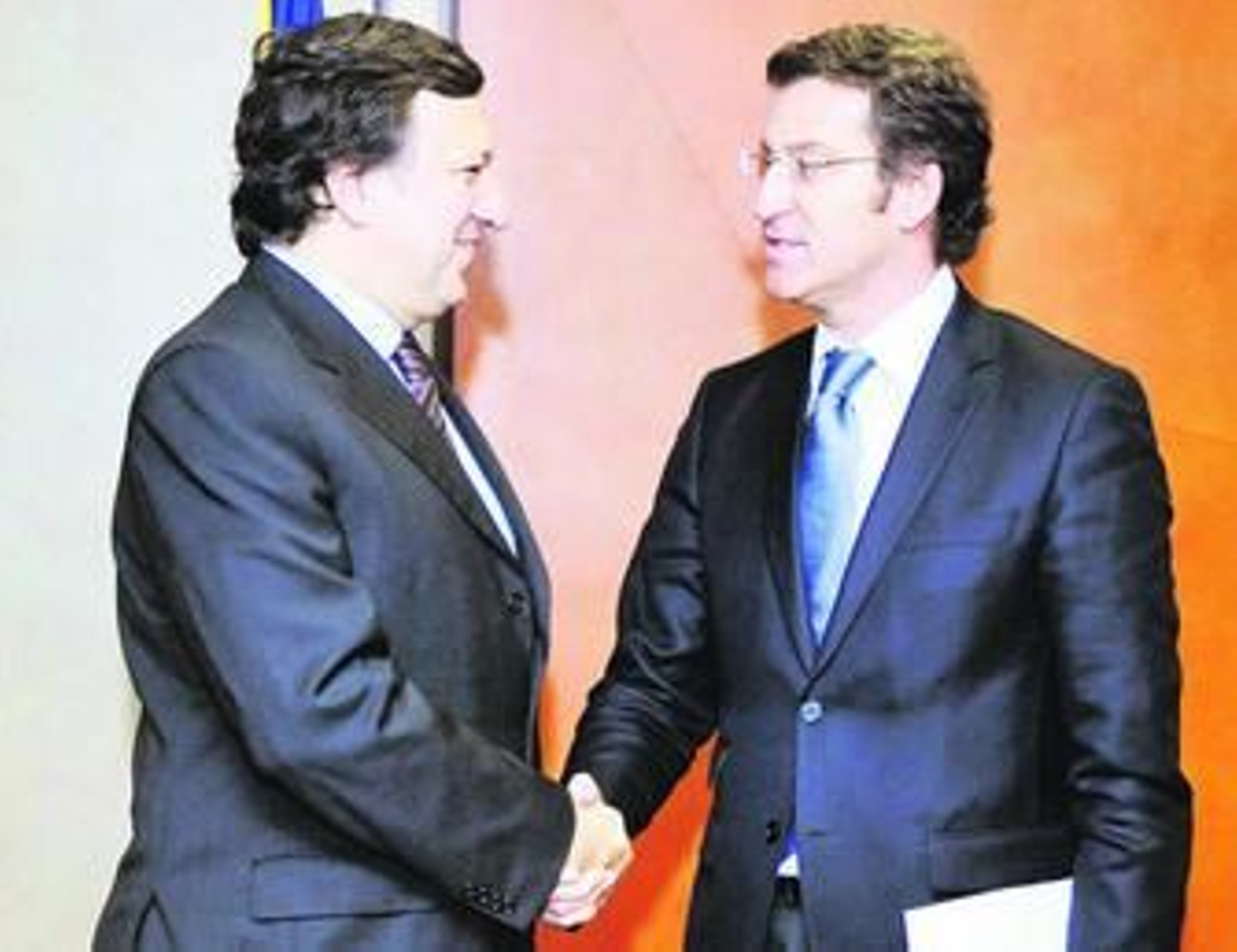 Chacón prevé un secuestro "largo" del 'Alakrana' y no desvela si pagará rescate