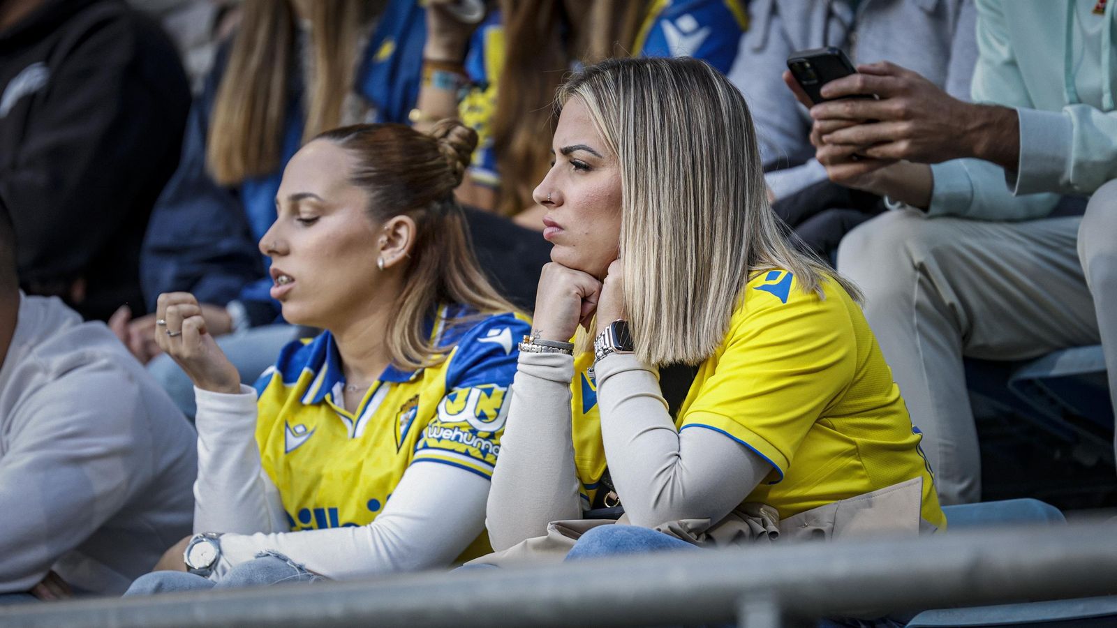 Búscate entre las imágenes del partido de fútbol entre Cádiz CF y Córdoba CF