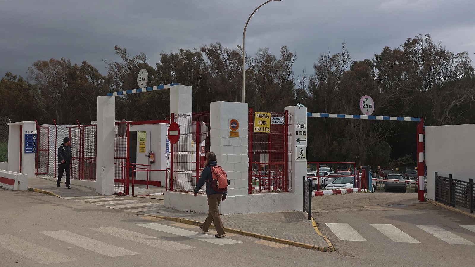 Aparcamiento Recinto de Infantería Marina, en Tarifa.
