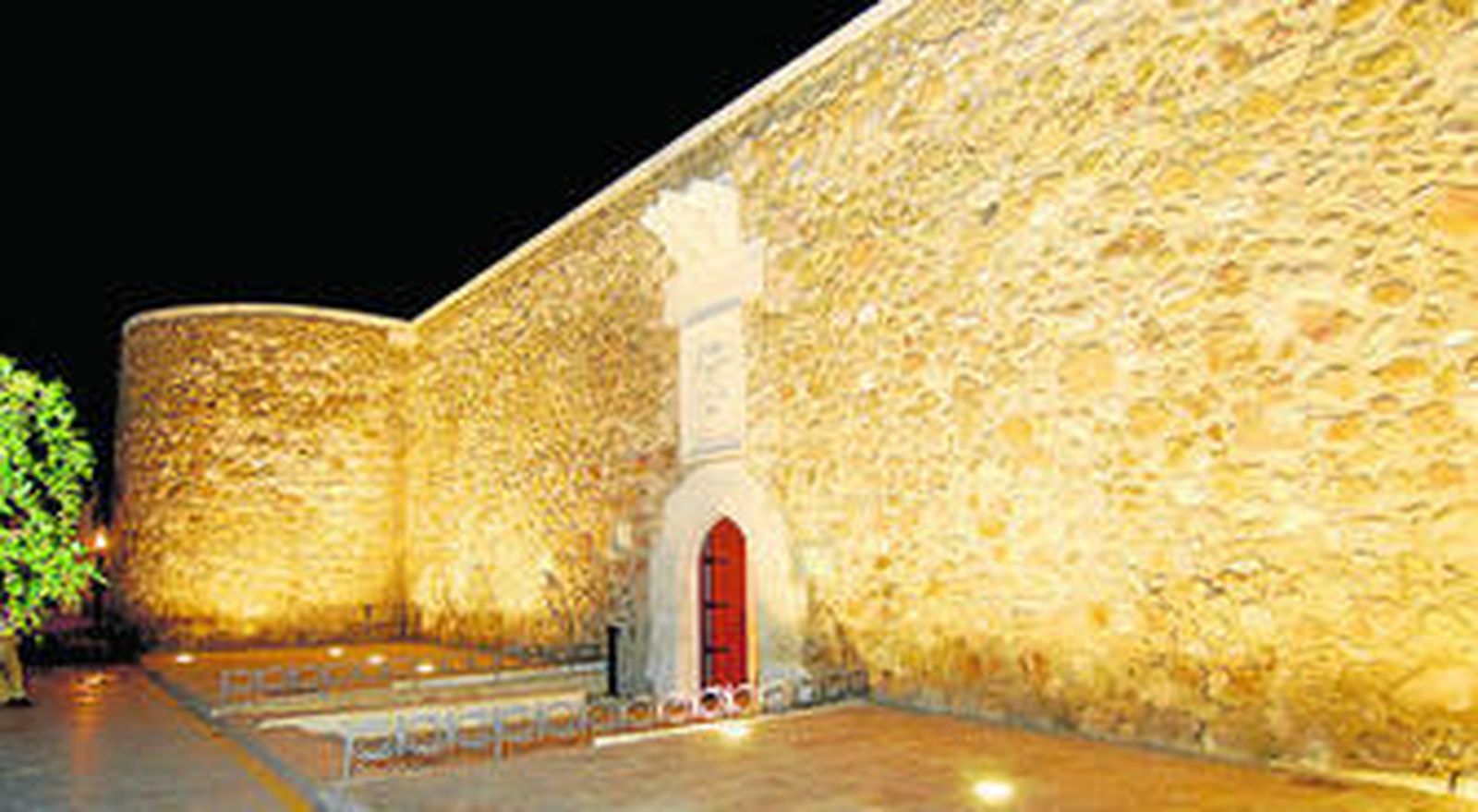 El Castillo de San Andrés es uno de los iconos turísticos de la localidad.