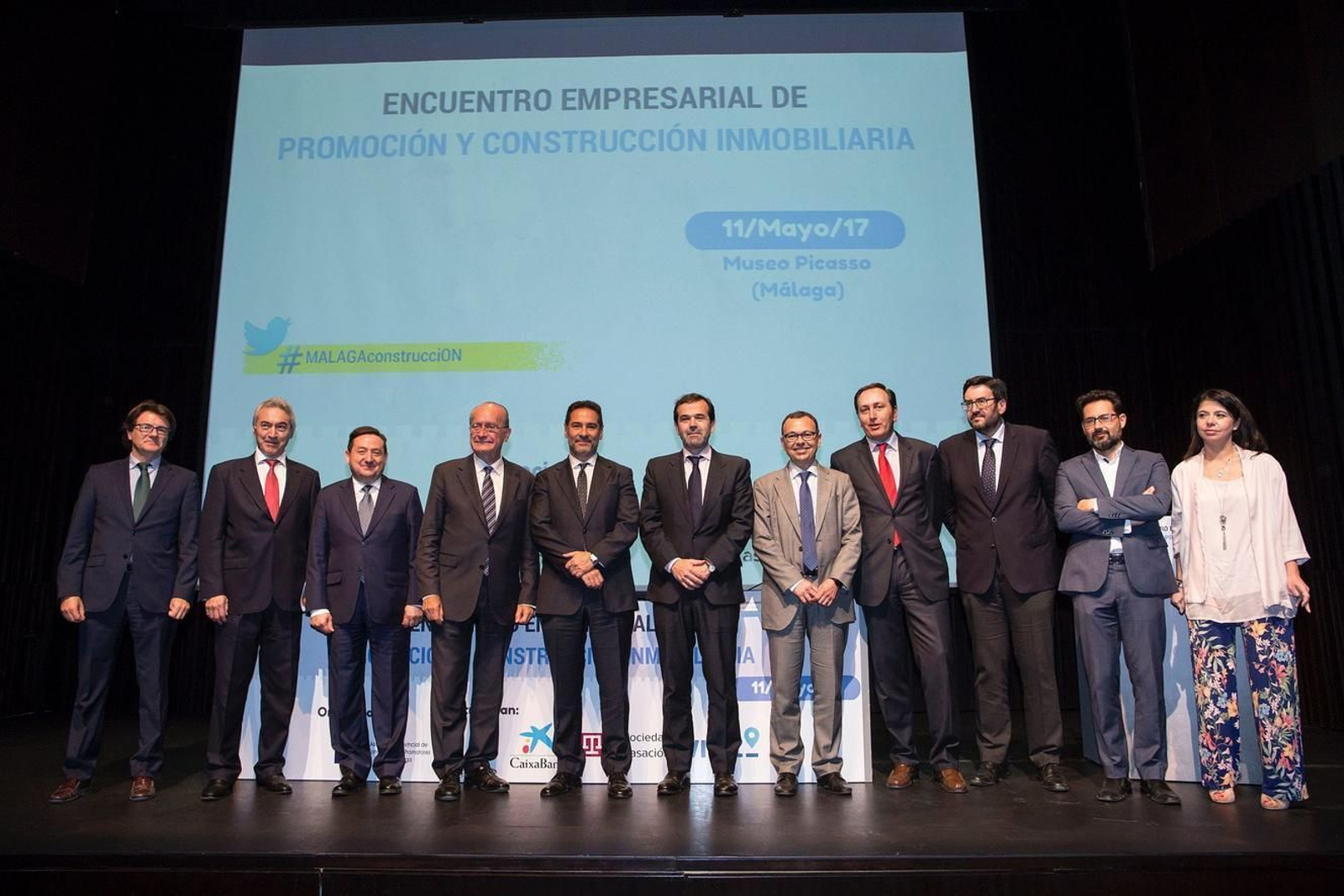 Los ponentes y otros representantes institucionales que participaron ayer en la jornada.