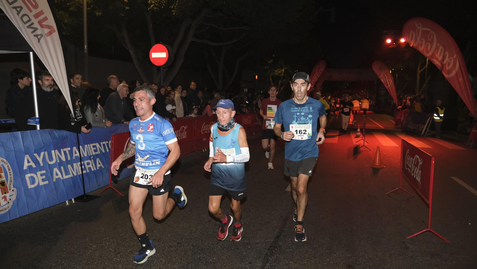 Imágenes de la XIV edición de la San Silvestre de Almería