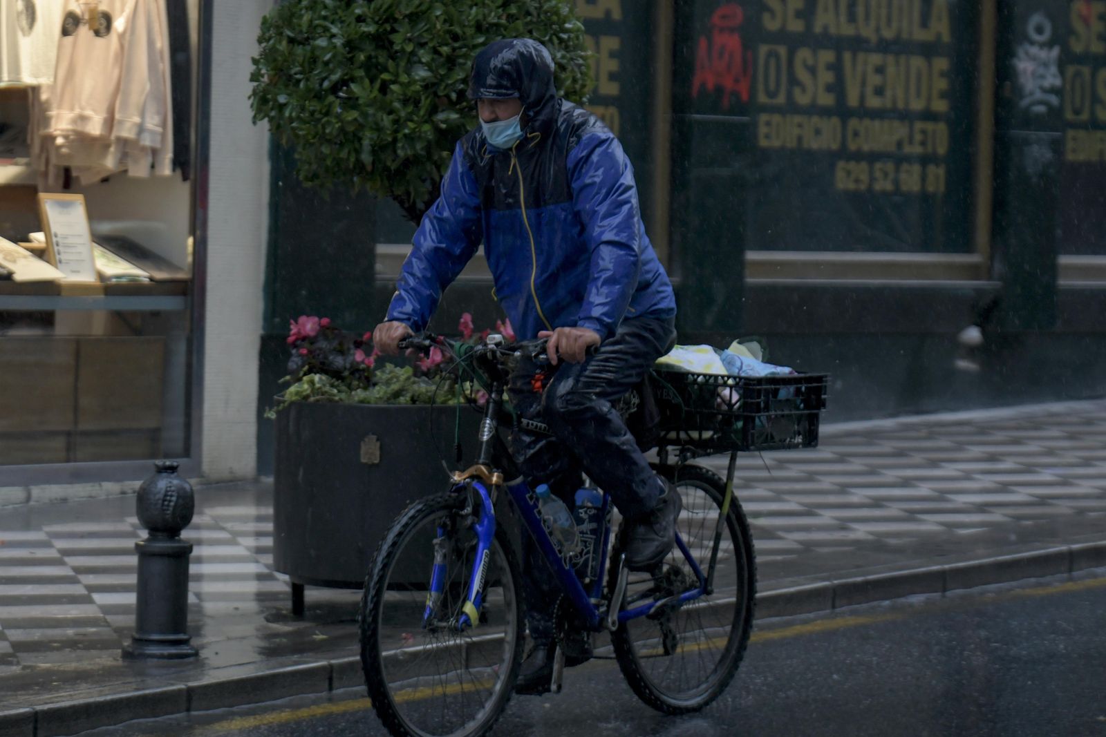 Fotos: día de lluvia en Granada
