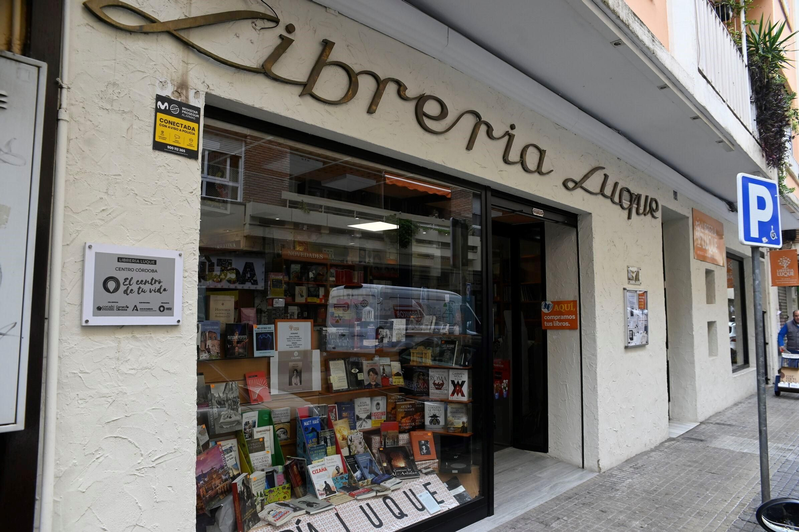 Un viaje en imágenes por la centenaria historia de la Librería Luque de Córdoba