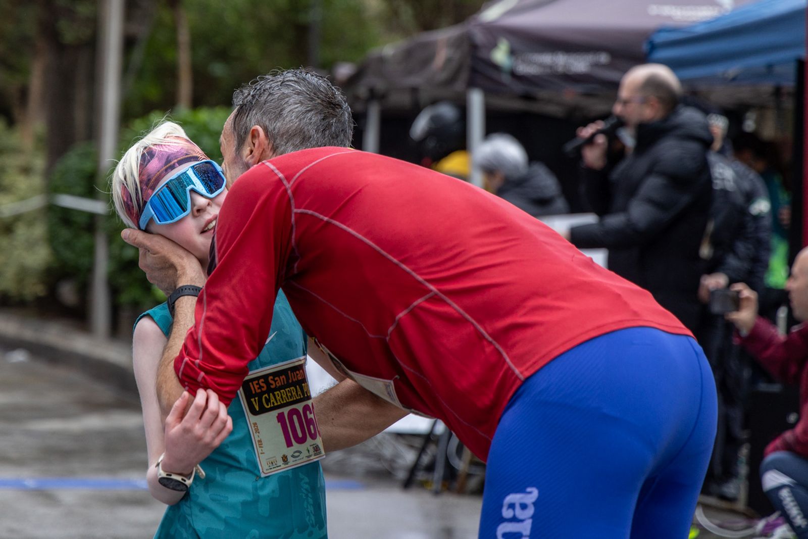 En imágenes: la lluvia no frena a más de un millar de corredores en la V Carrera Popular del IES San Juan Bosco (1)