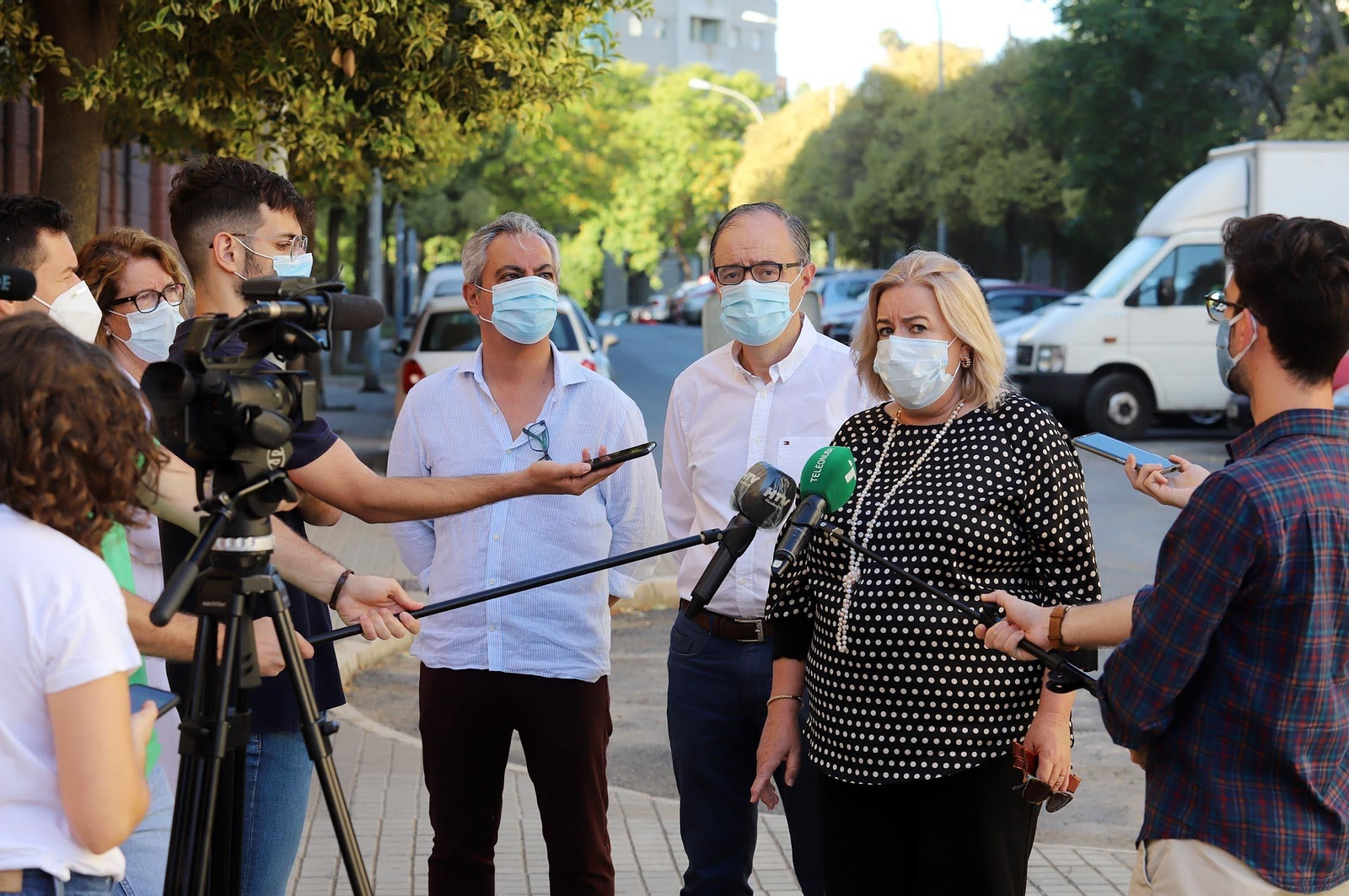 Imágenes del punto Auto-Covid en el centro de salud de Adoratrices