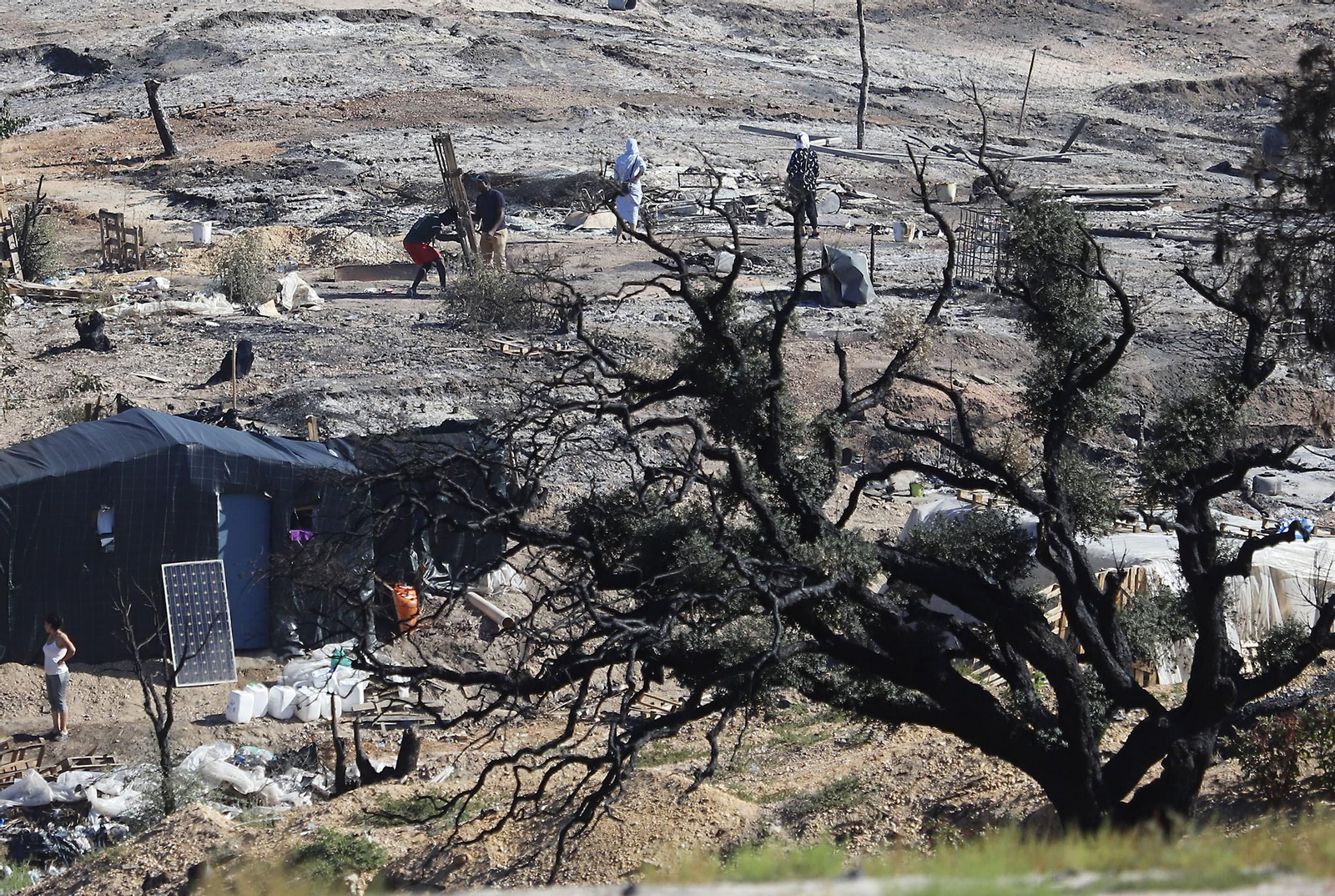 Imágenes del incendio del asentamiento de chabolas de Palos de la Frontera
