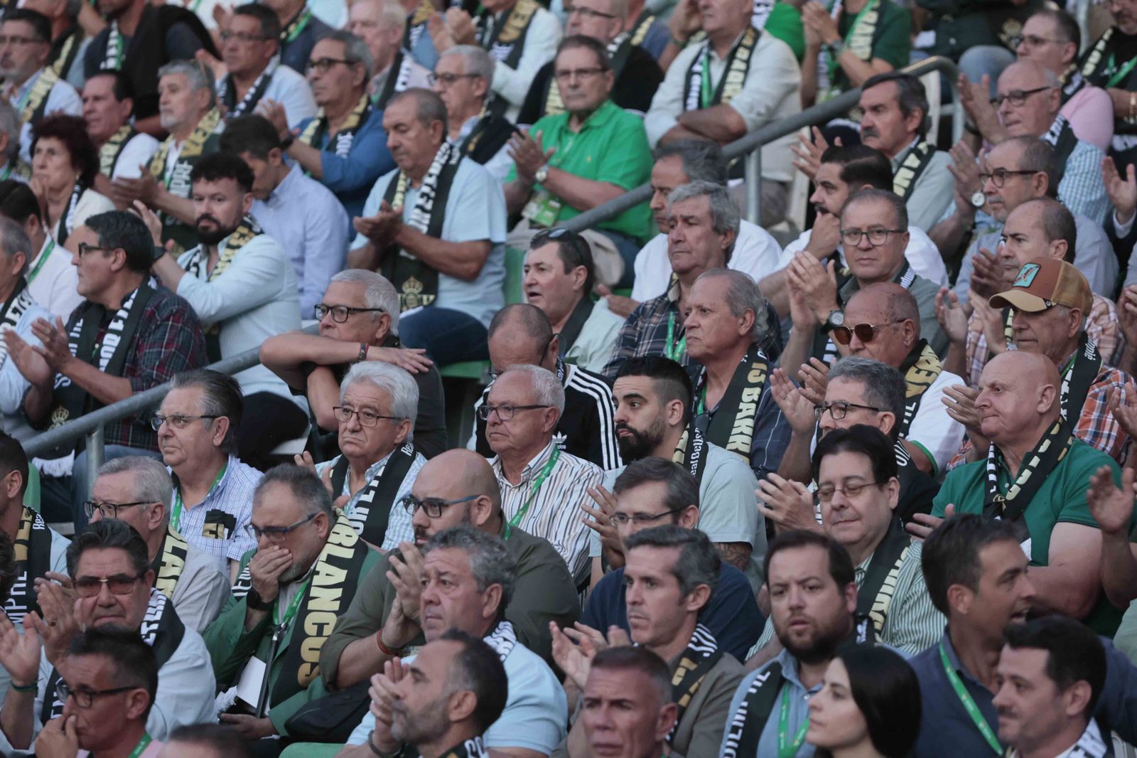 Búscate en el acto Siempre Verdiblancos