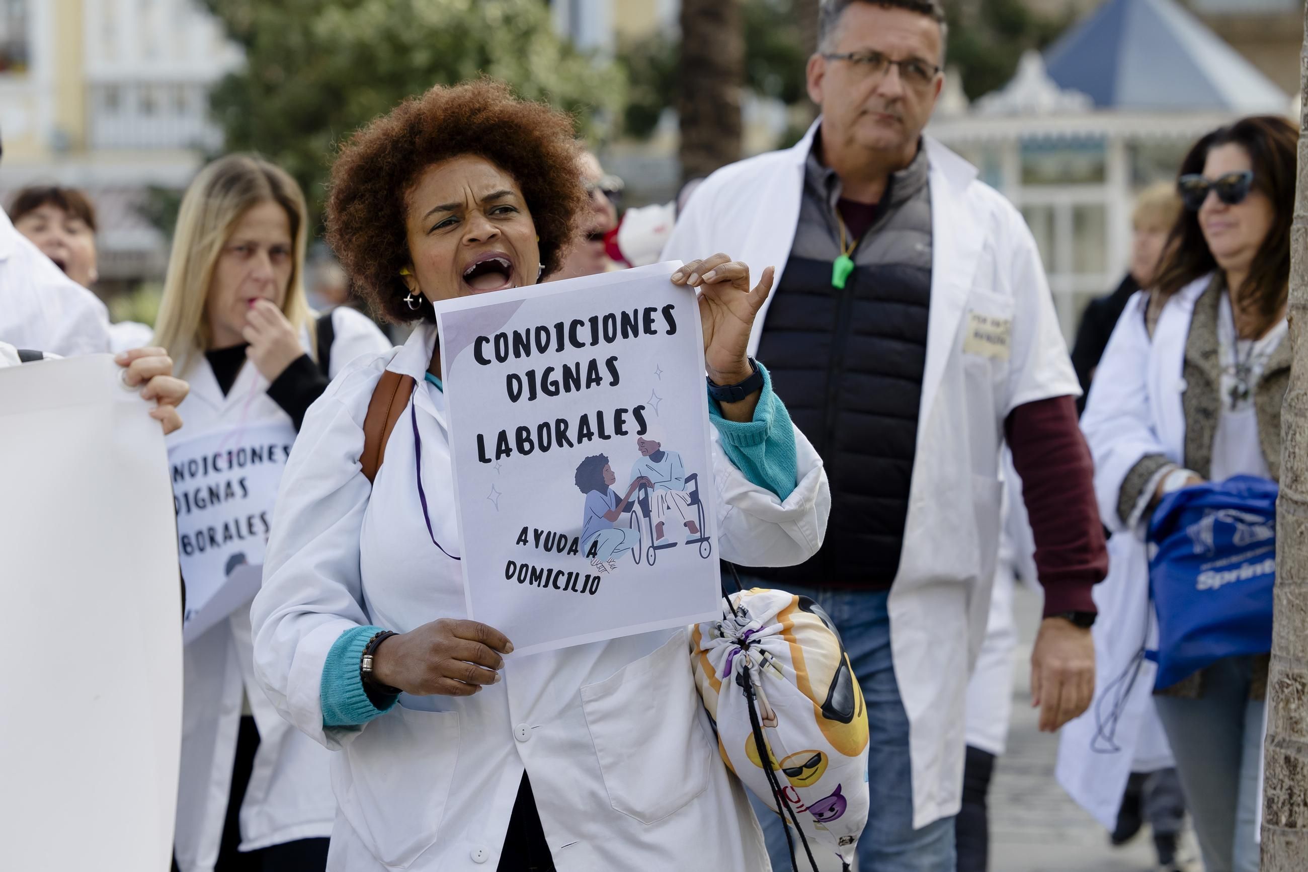 IU apunta a la ‘municipalización’ del Servicio de Ayuda a Domiclio en Cádiz tras la renuncia de la empresa Óbolo