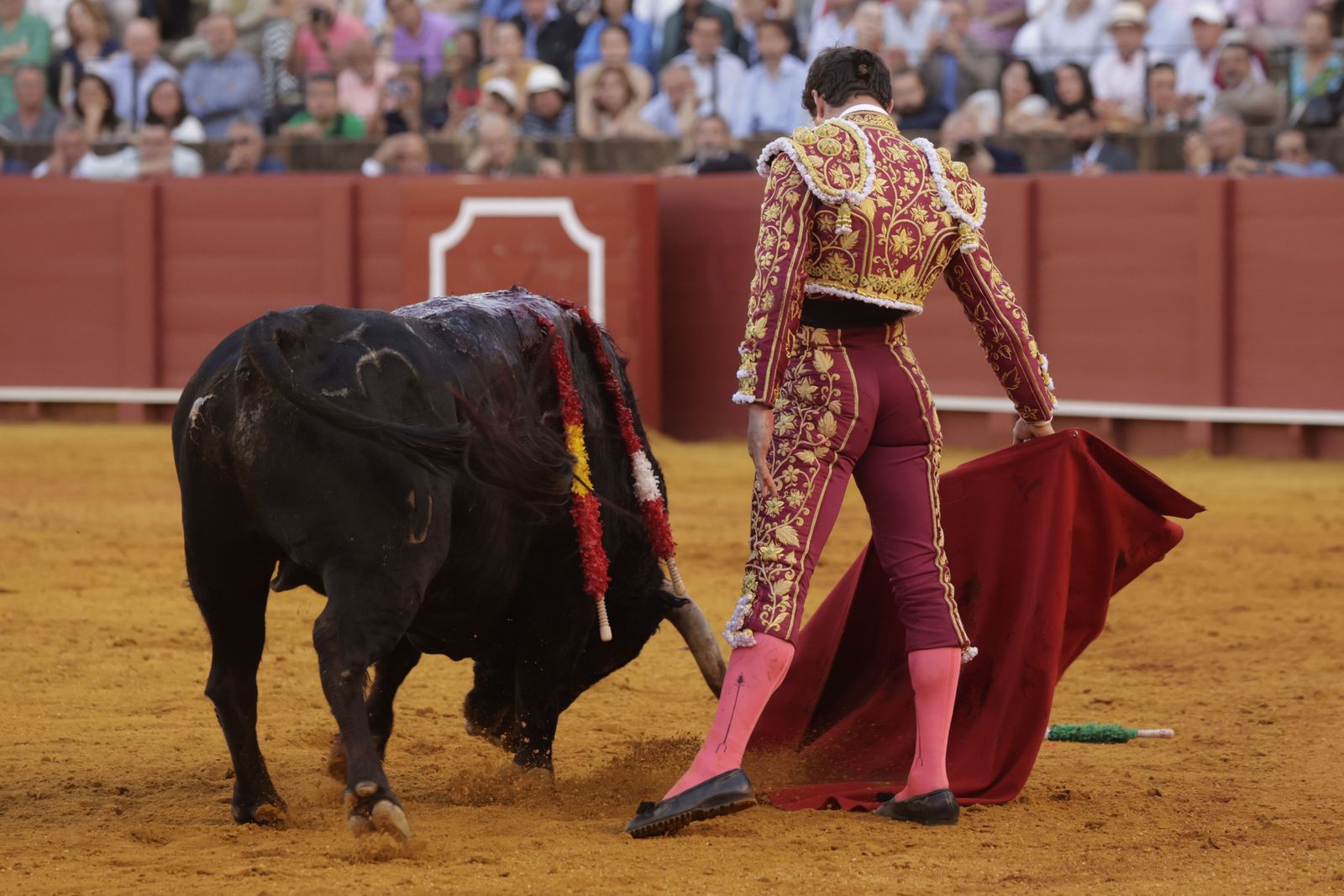 Las Imágenes de la cuarta corrida de abono en la Maestranza de Sevilla