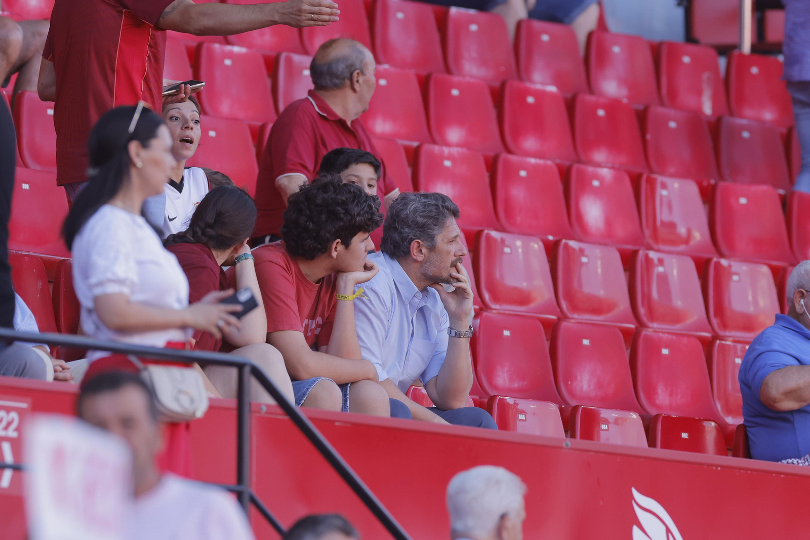 Búscate en las fotos del Sevilla-Español