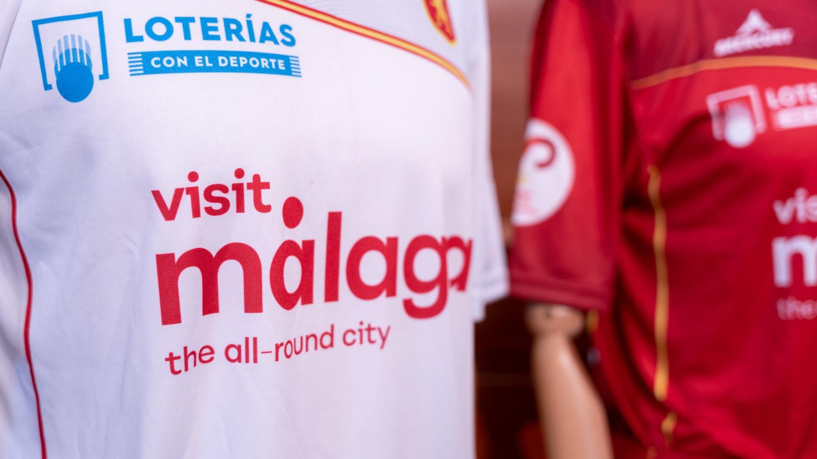 Publicidad de Málaga en la camiseta de la selección española de hockey hierba.