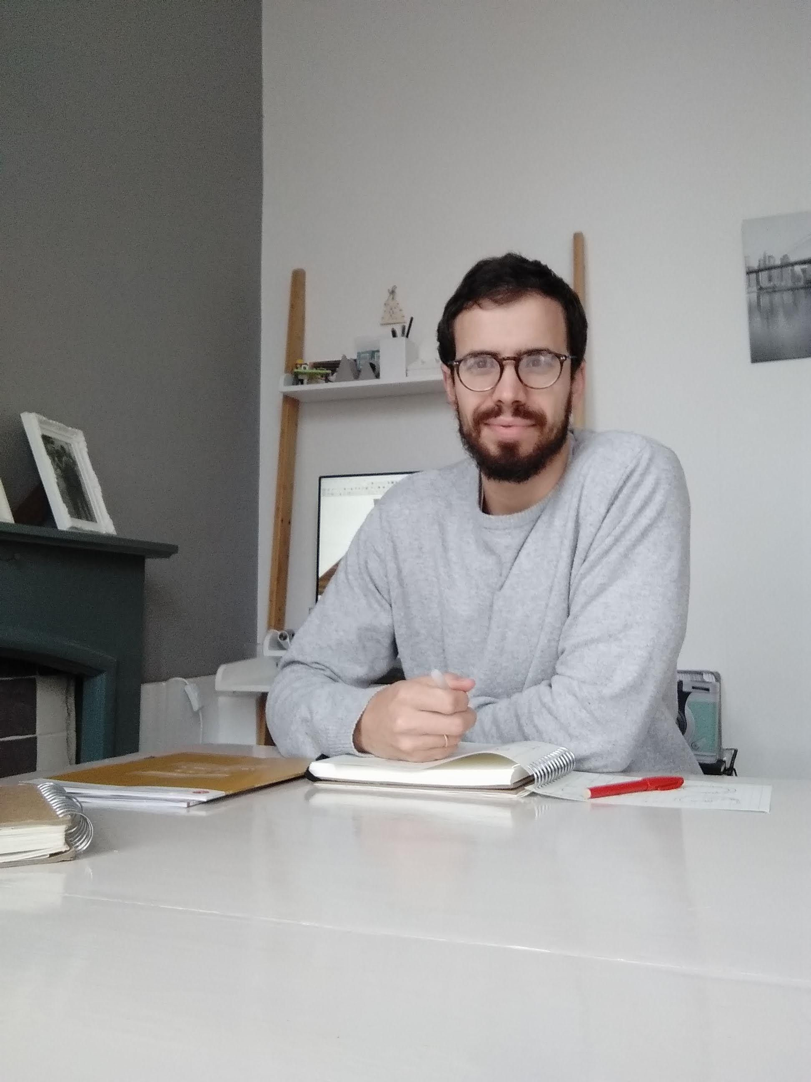 Fernando Gamarro. Fernando Gamarro.