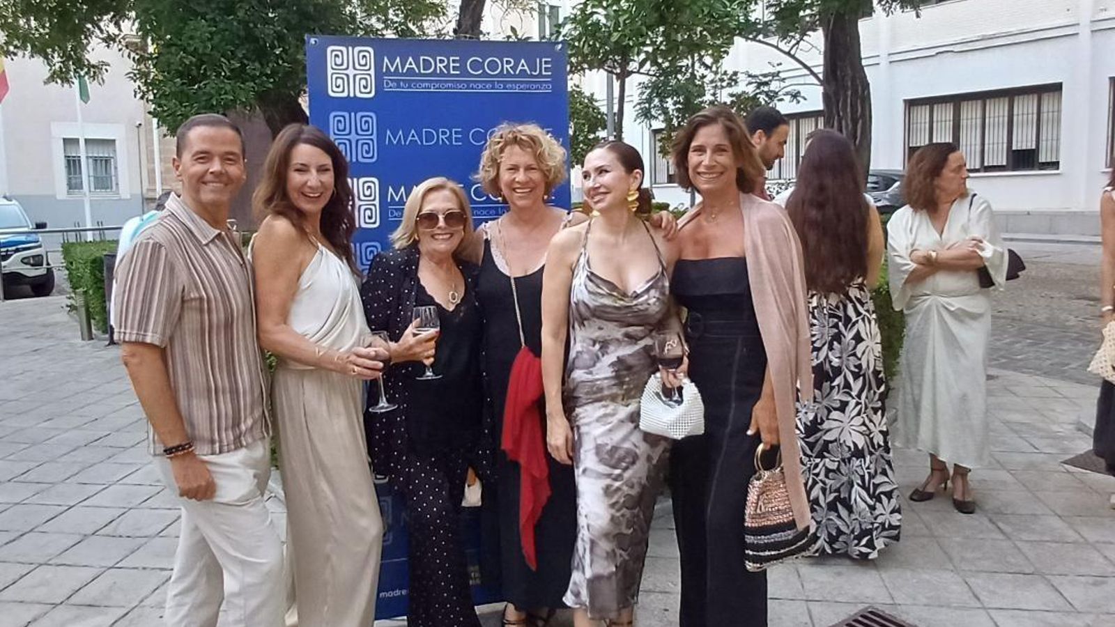 Luis Pérez, Yolanda, Oole Chaouza, María de Sobrino, Karen Rey e Itziar Urrutia. Luis Pérez, Yolanda, Oole Chaouza, María de Sobrino, Karen Rey e Itziar Urrutia.