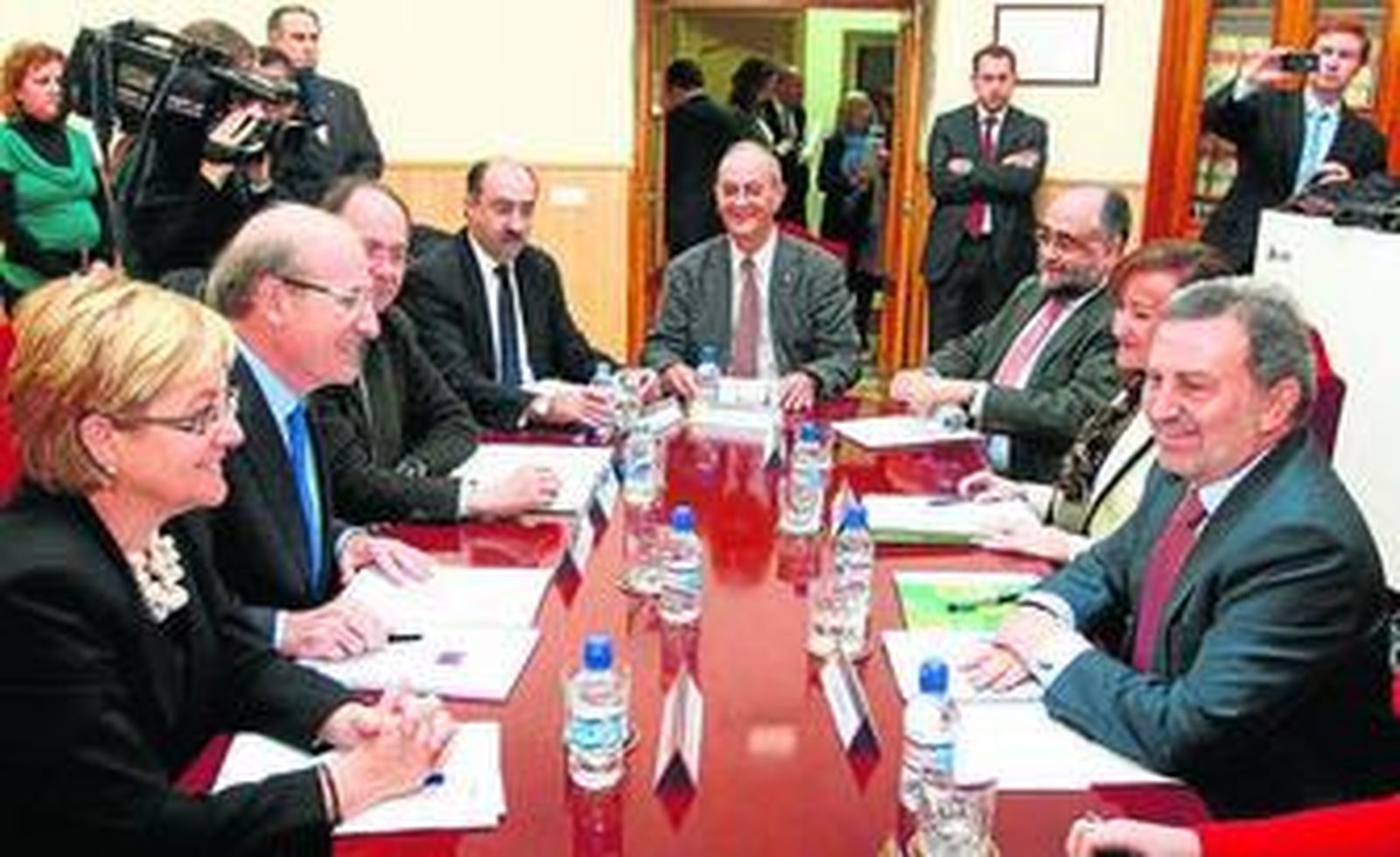La Subdelegación del Gobierno acogió ayer la reunión del jurado.