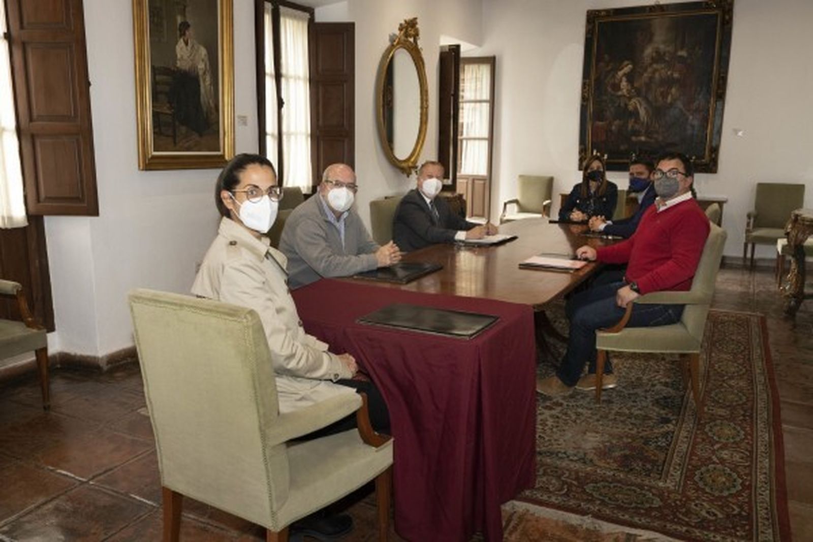 Representantes de los municipios durante la reunión para la instalación de cajeros.