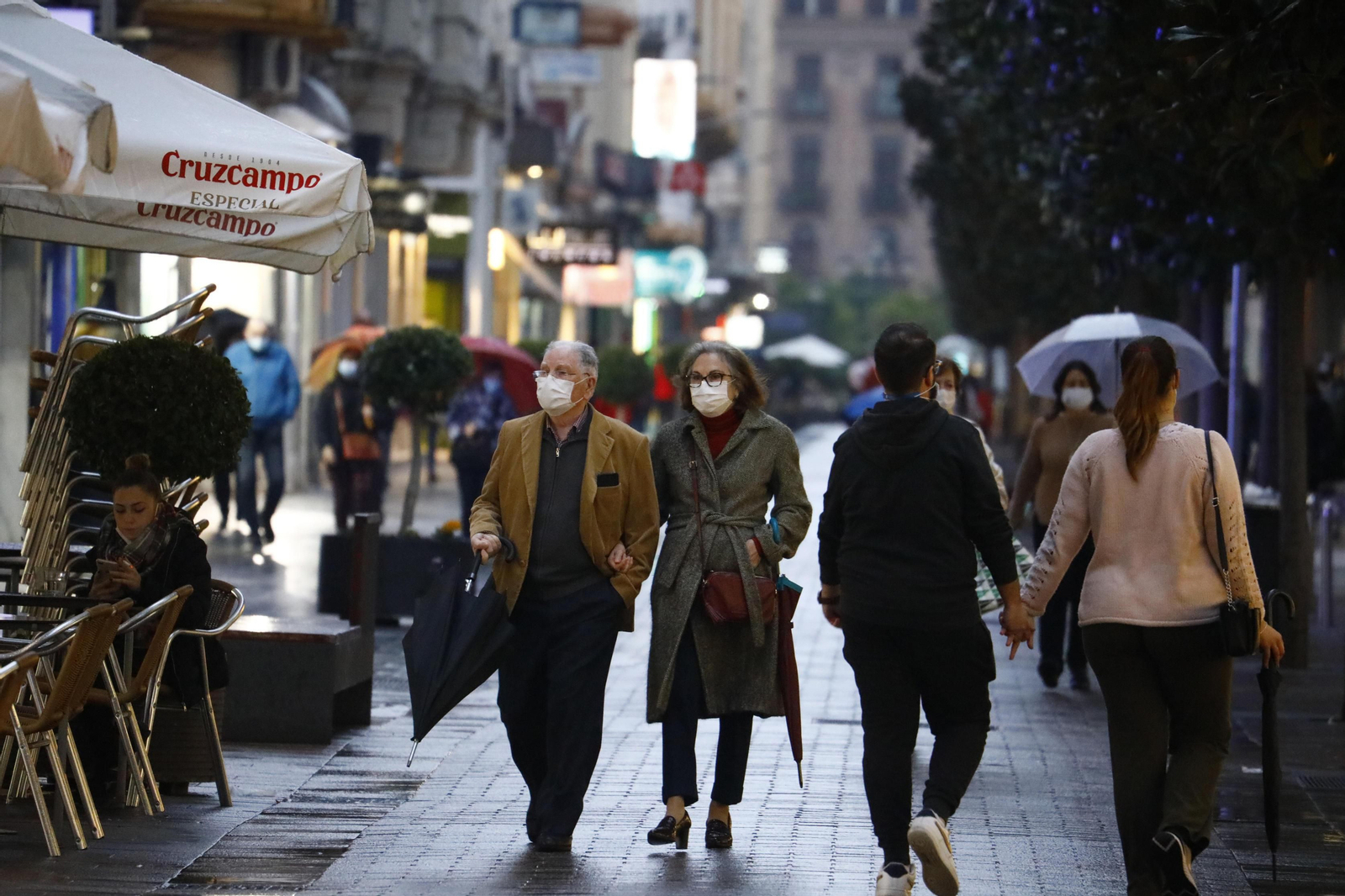 Fotografías: Tarde de bares y compras dos meses después en Córdoba