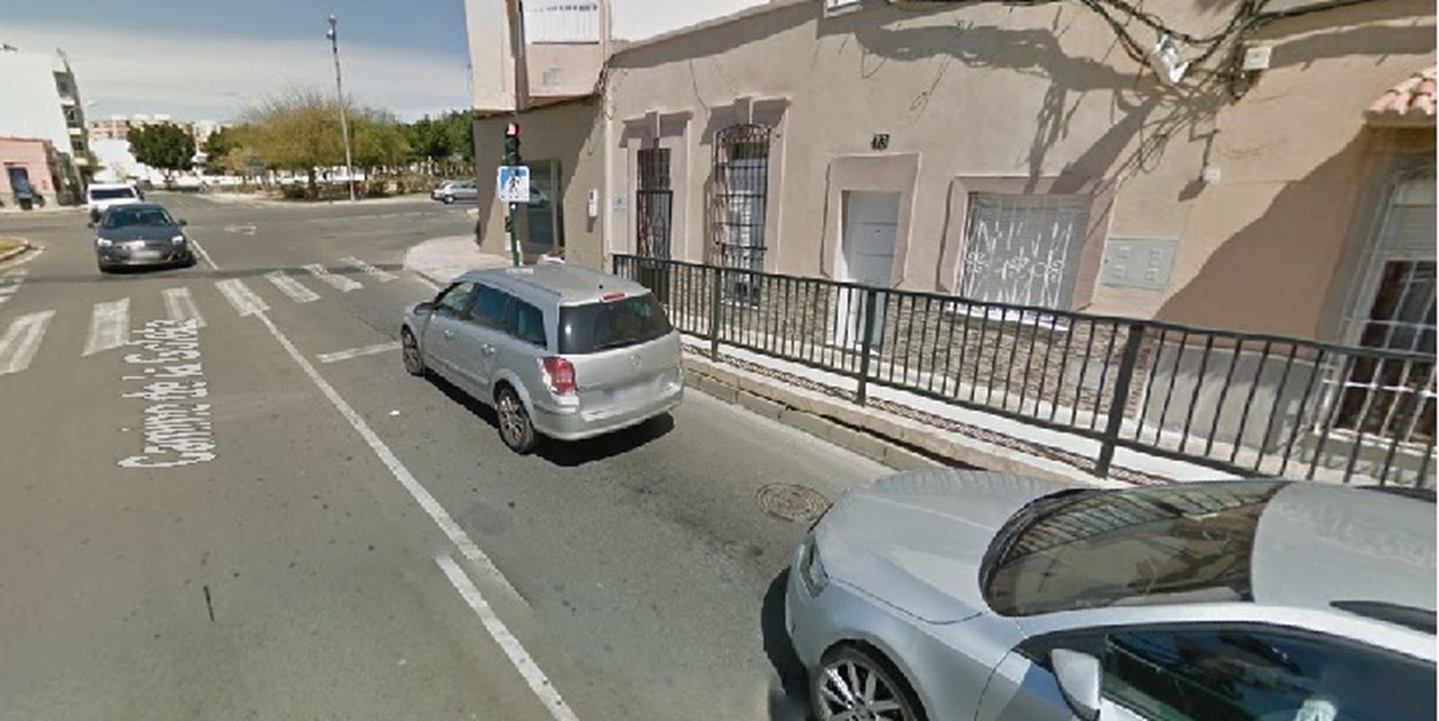 Semáforo en rojo del túnel de La Goleta.