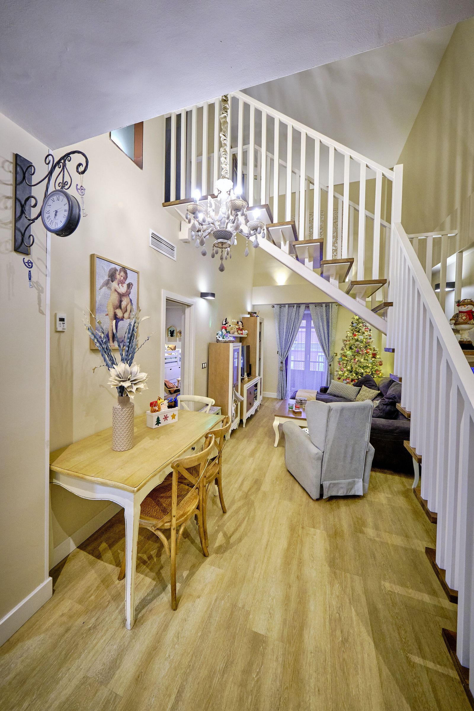 La altura de sus techos es de 5,75 metros.