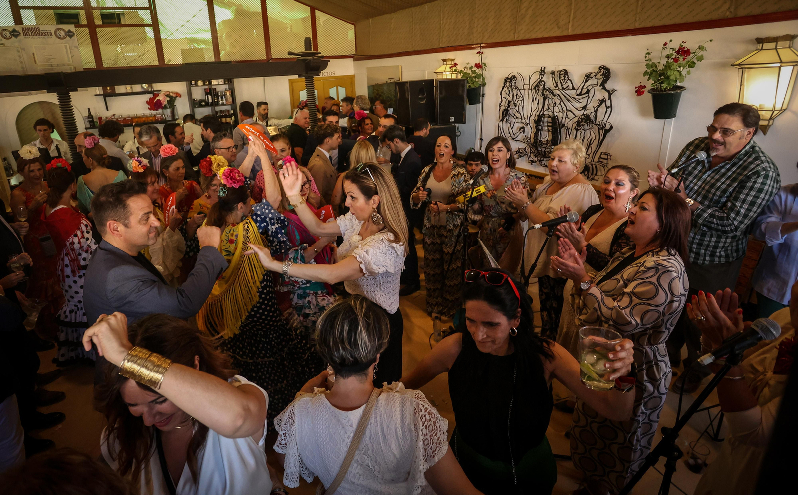 Imágenes del ambiente el lunes en la Feria de Jerez 2024