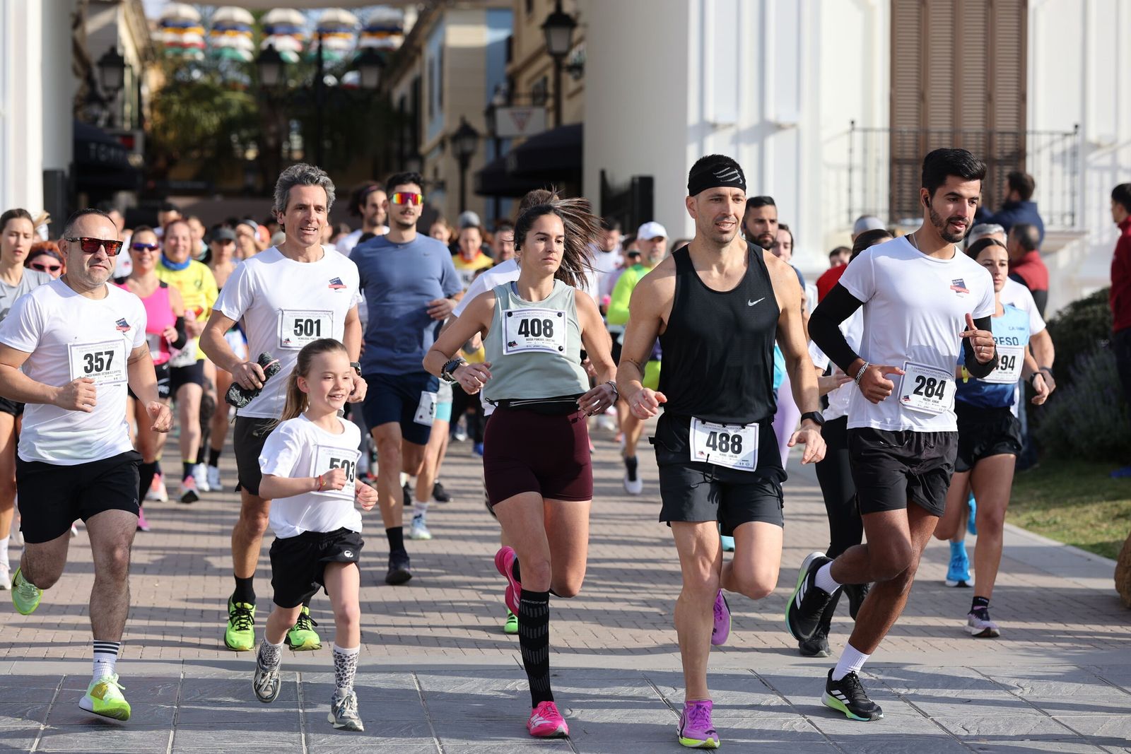 La Carrera Solidaria por el Día de la Mujer McArthurGlen, en fotos