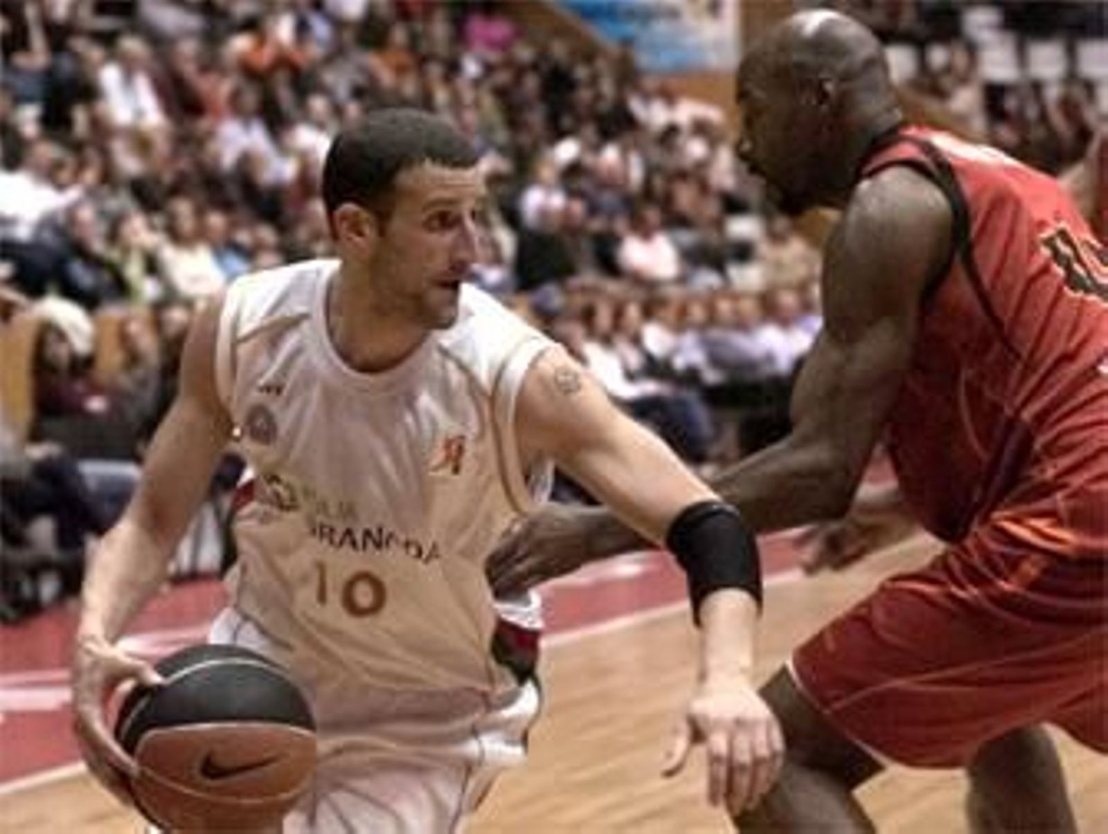 El CB Granada cae ante un Akasvayu que obtiene la mejor anotación de la temporada