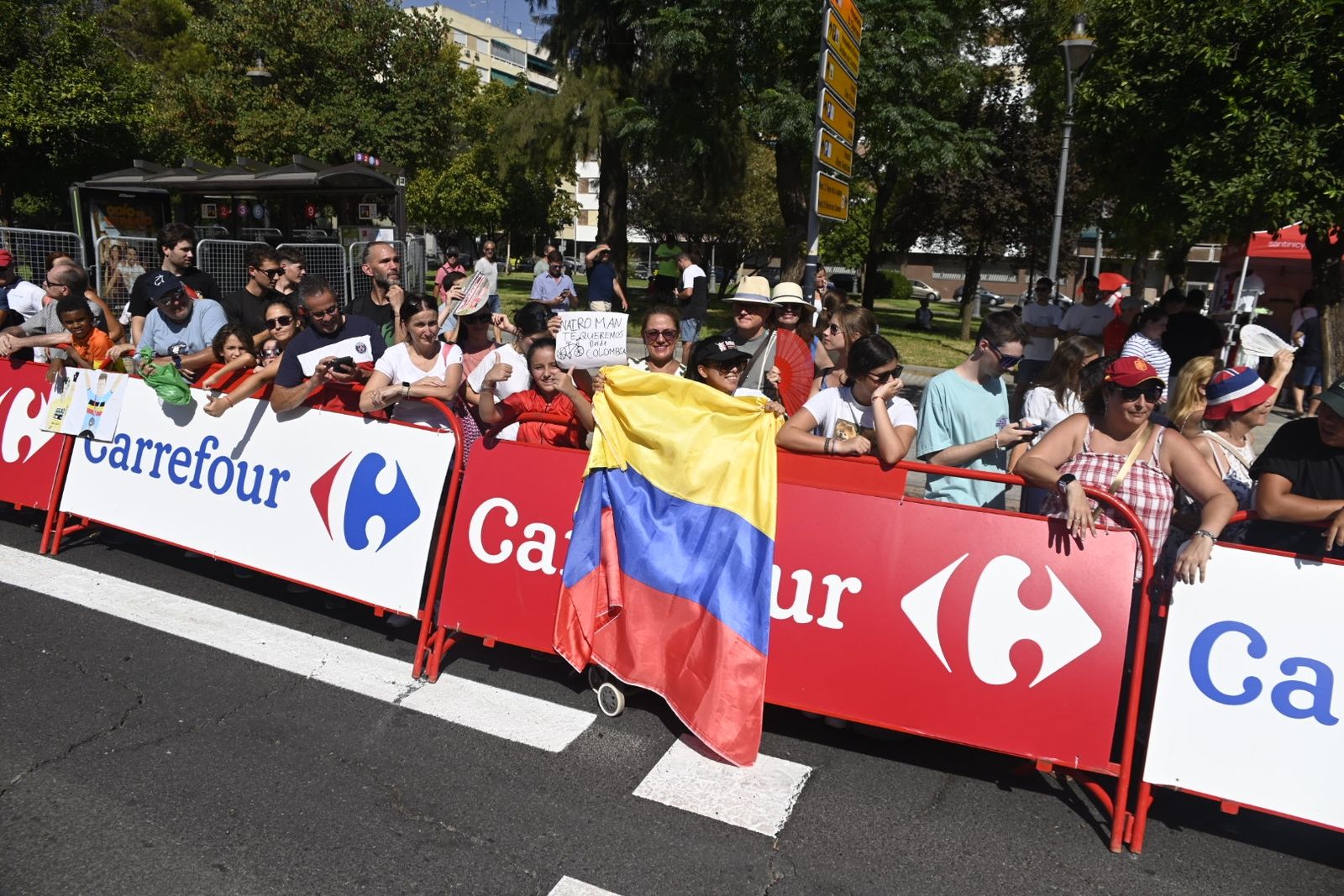 Las fotos del ambiente del paso de la Vuelta a España por Córdoba