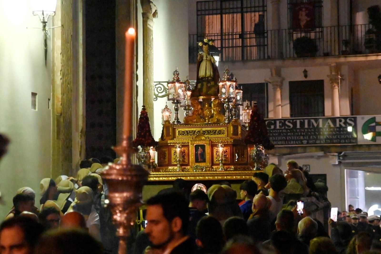 La procesión del Niño Jesús de la Compañía de Córdoba, en imágenes