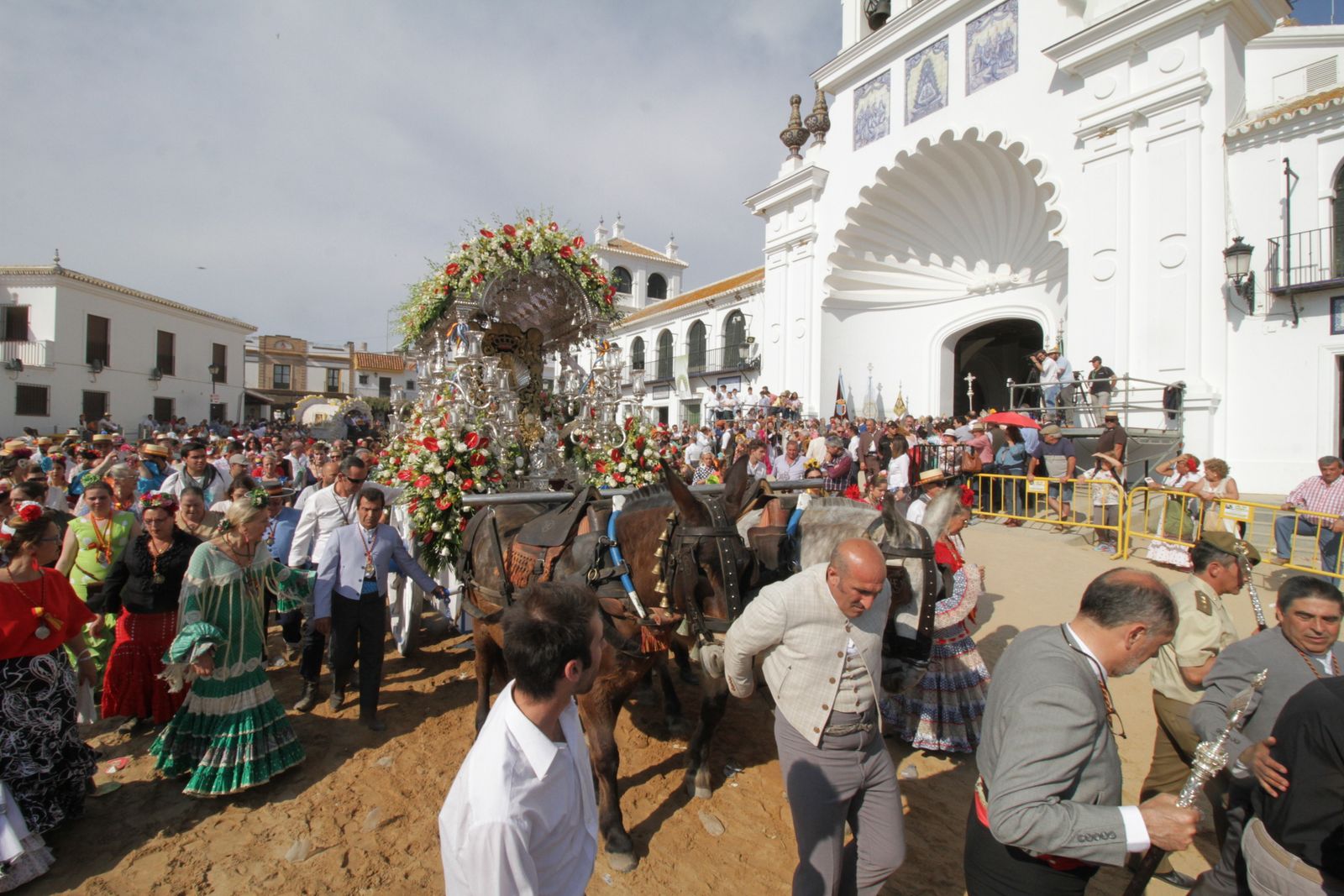 Imágenes de la presentación de la Hermandad de Emigrantes