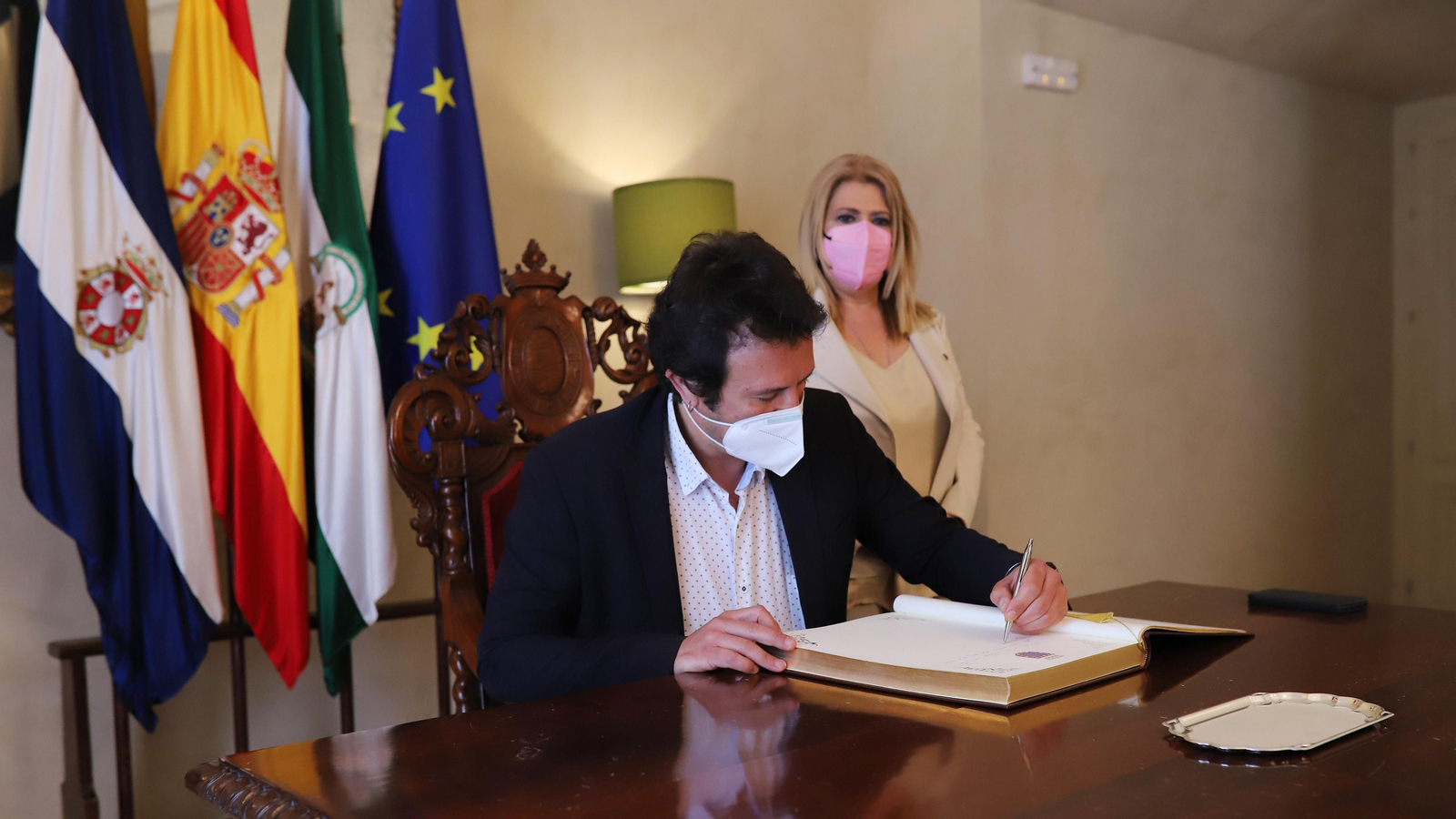 Kichi visita al ayuntamiento de Jerez