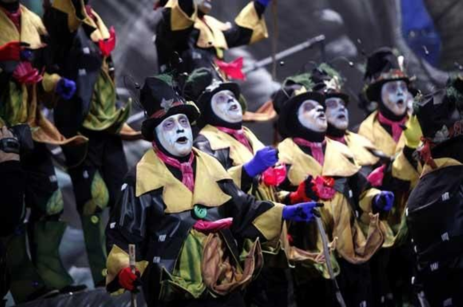 Coro 'La Madrugá' (2º premio)

Foto: Julio Gonzalez-Jesus Marin-Lourdes de Vicente