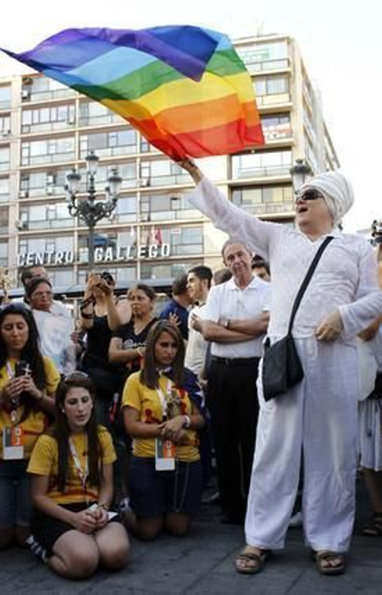Enfrentamiento entre los manifestantes laicos y los peregrinos de la JMJ.

Foto: Reuters