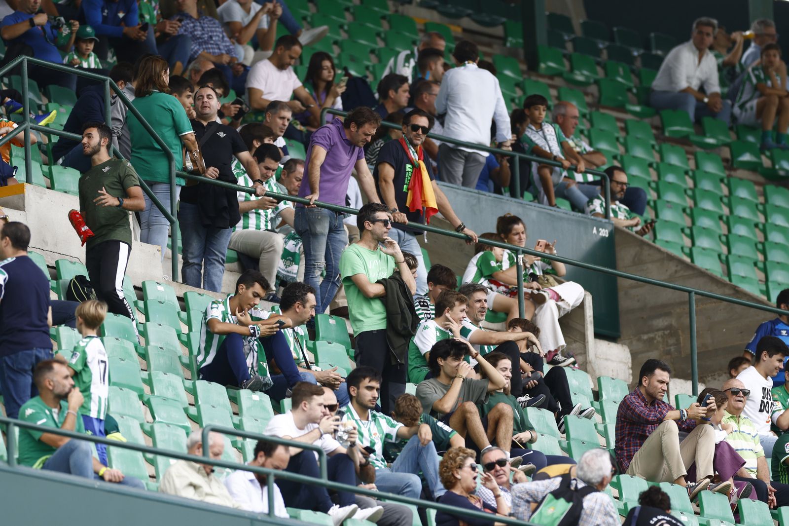 Búscate en las fotos del Betis-Atlético de Madrid
