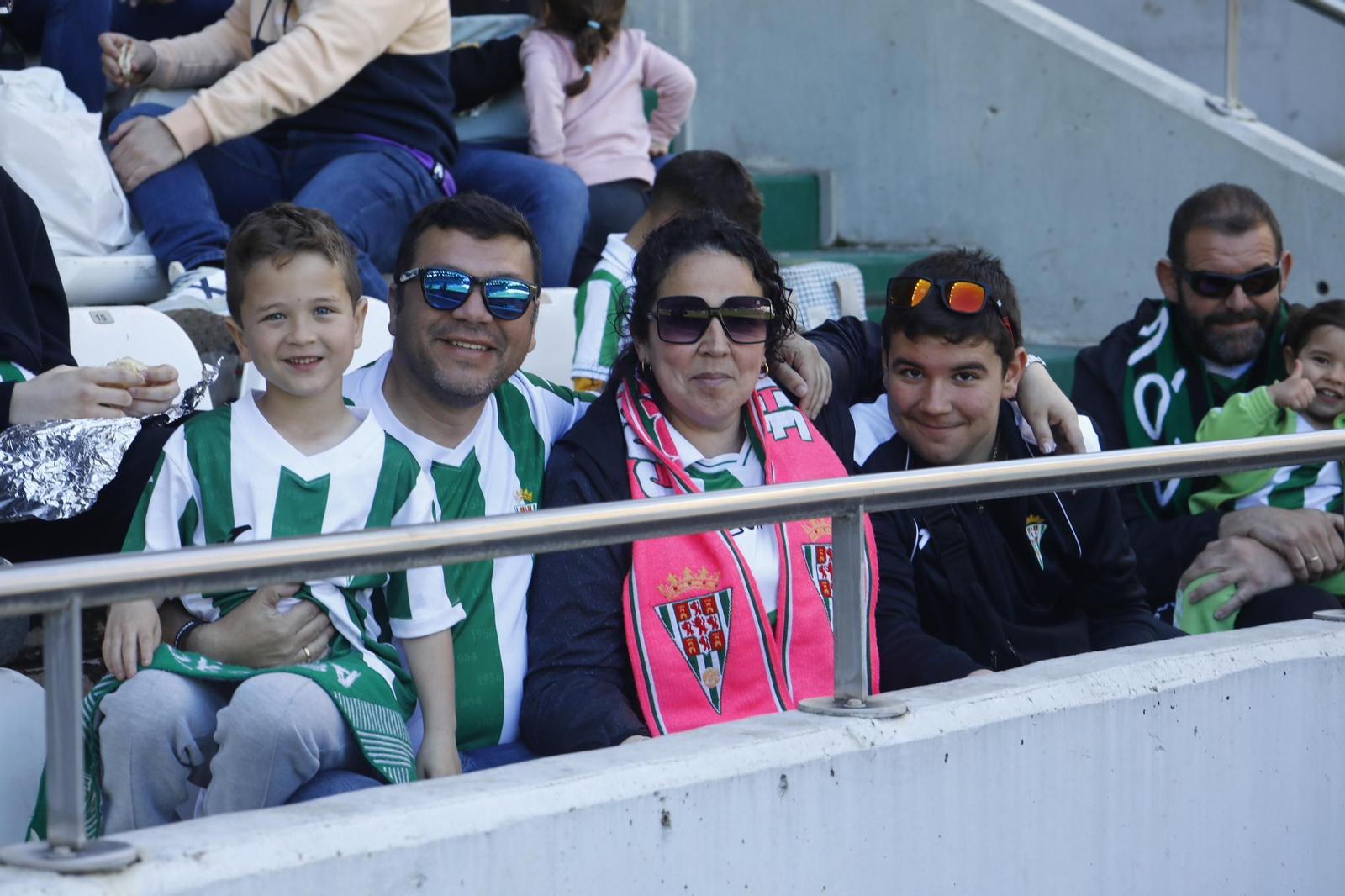 Las fotos del ambiente en El Arcángel para el Córdoba CF - Elche