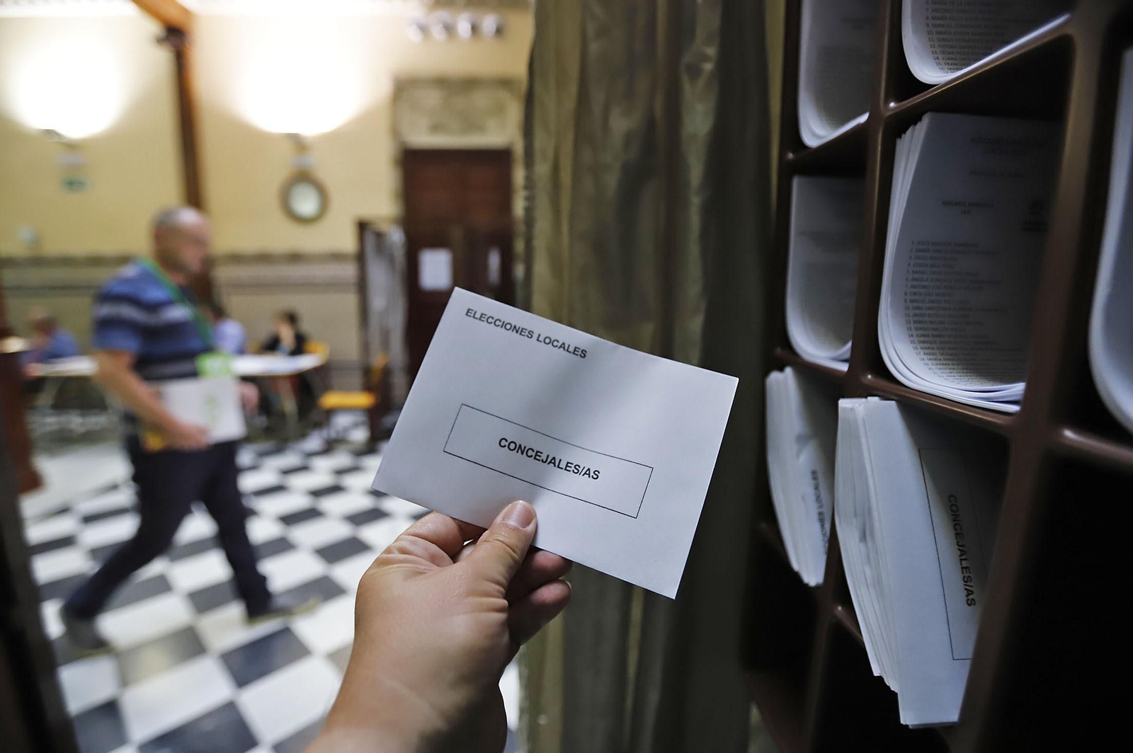 Elecciones 2023: Imágenes del inicio de la jornada electoral en Huelva