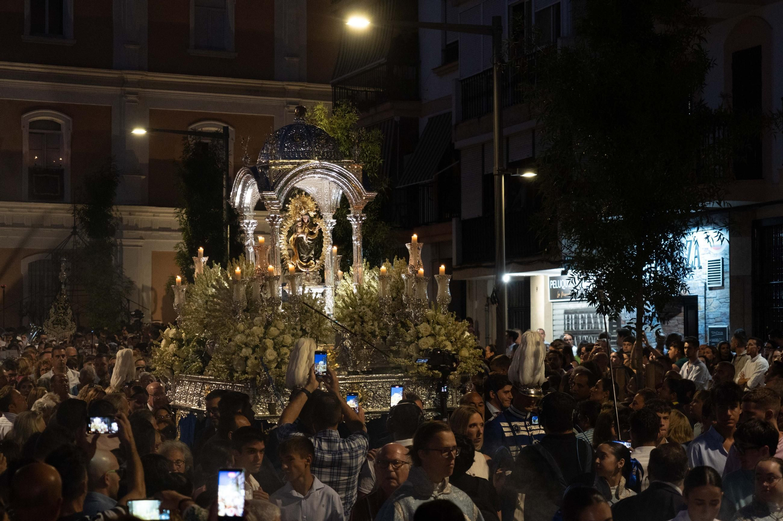 Imágenes del traslado de Nuestra Señora de la Cinta a la Parroquia Mayor de San Pedro