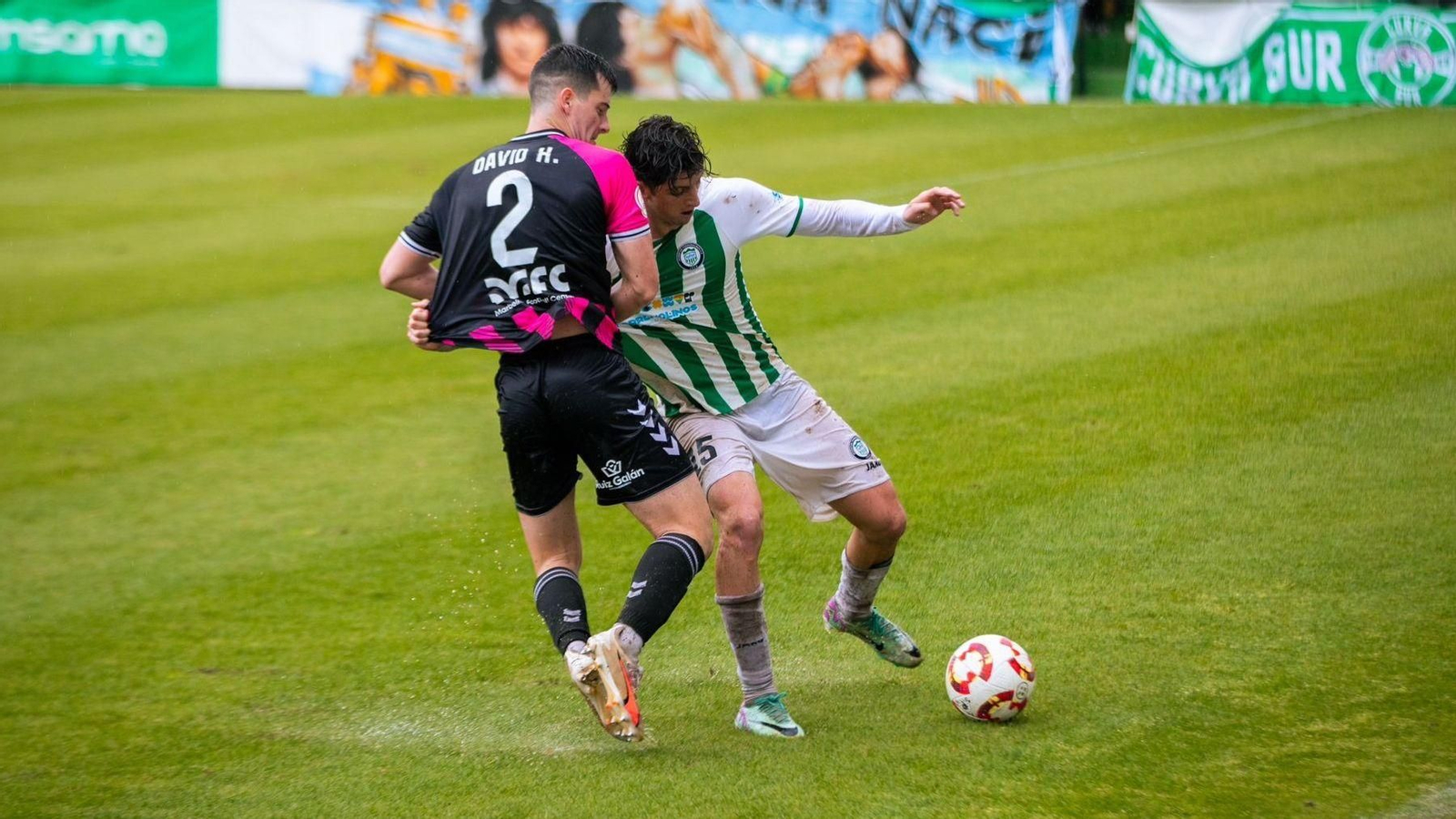 David Hernández obstaculiza al local Cristóbal Moreno