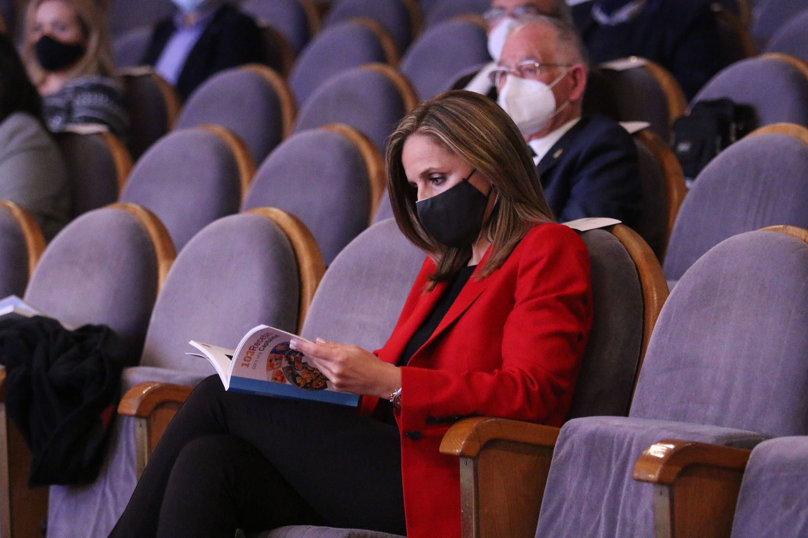 Fotogalería presentación libro '103 Recetas para una Capitalidad'. Almería