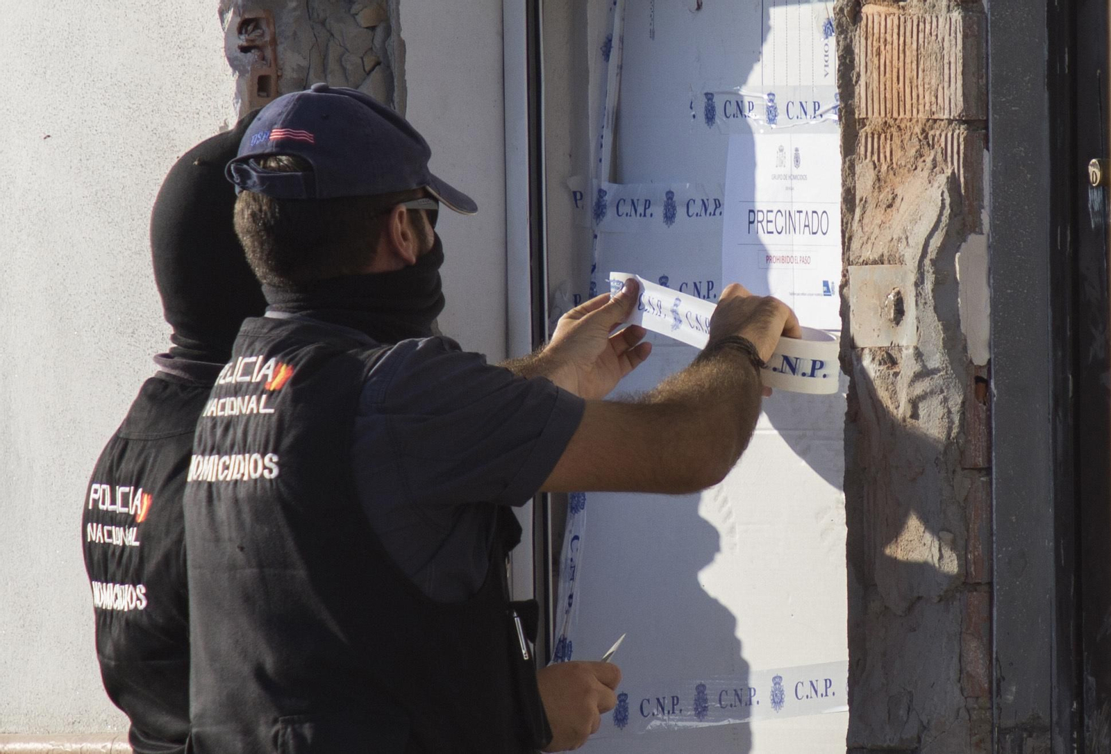 El operativo de búsqueda de los cuerpos en Dos Hermanas