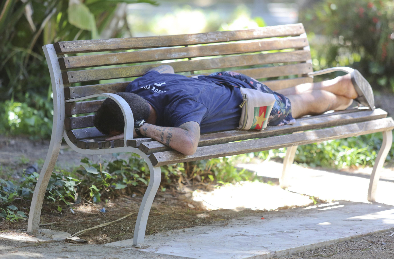 Fotos del  'camping' de los indigentes en el Parque de Málaga