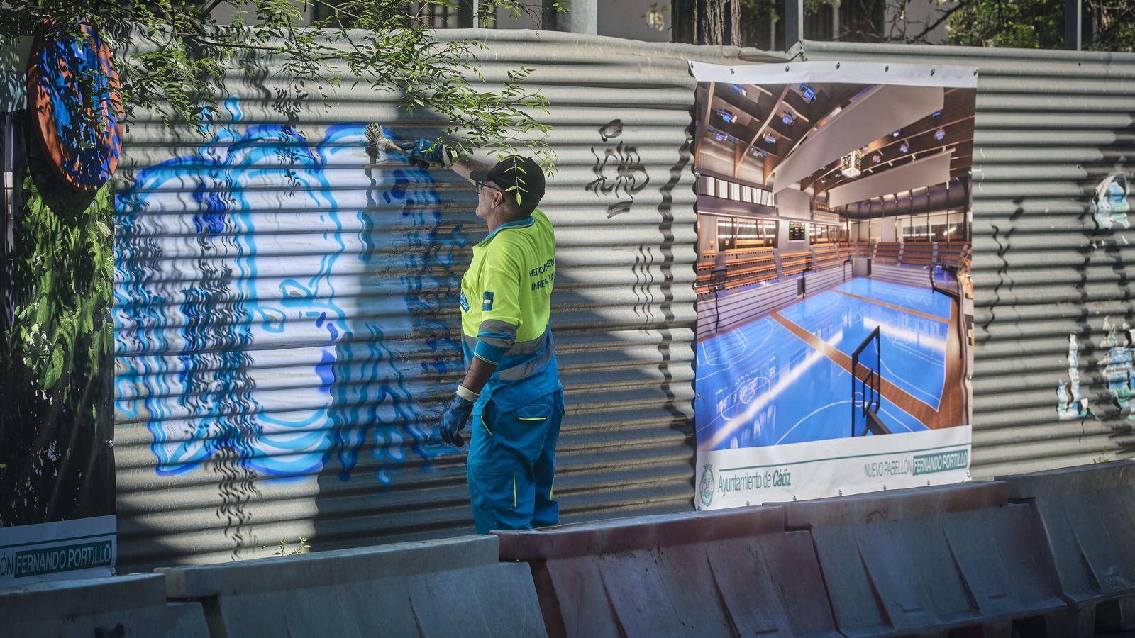 Cartel reciente del nuevo pabellón Portillo, la gran promesa enquistada.