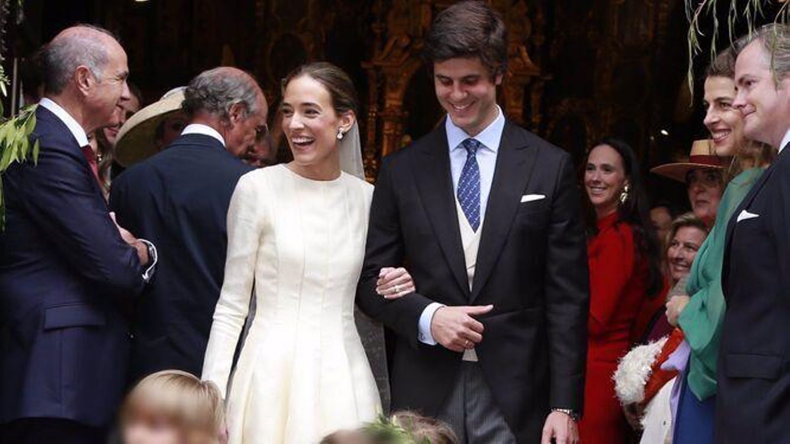 Los novios, a su salida del templo.